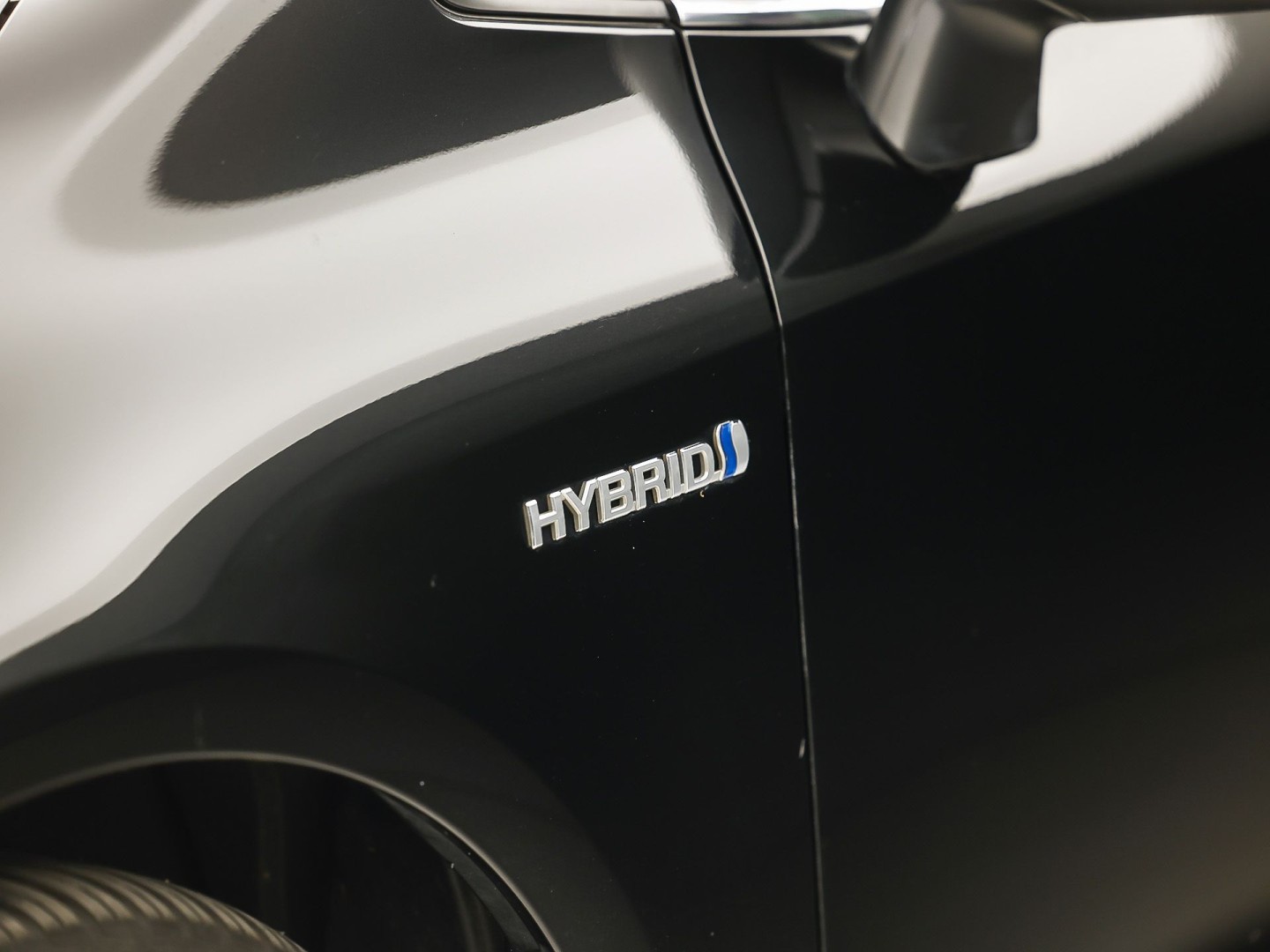 Toyota Corolla 1.8 Hybrid Sport Automaat (VIRTUAL COCKPIT, APPLE CARPLAY, CAMERA, STUUR/STOELVERWARMING, SPORTSTOELEN, ADAPTIVE CRUISE, ZWART HEMEL, NIEUWE APK, NIEUWSTAAT)