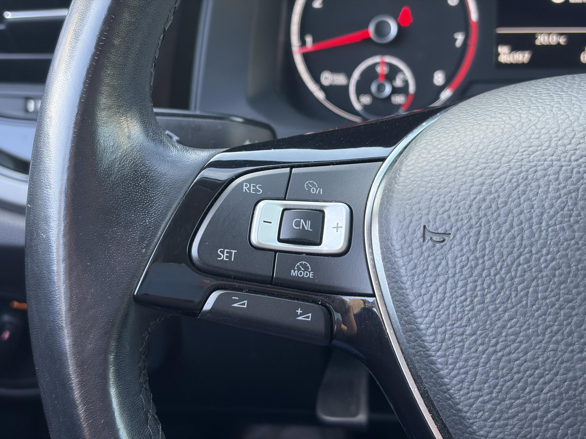Volkswagen Polo 1.0 MPI Comfortline ✓2e Eigenaar✓Camera✓Carplay✓Clima✓Cruise✓Zeer Zuinig✓Weinig km✓N.A.P✓Apk tot 02-2027