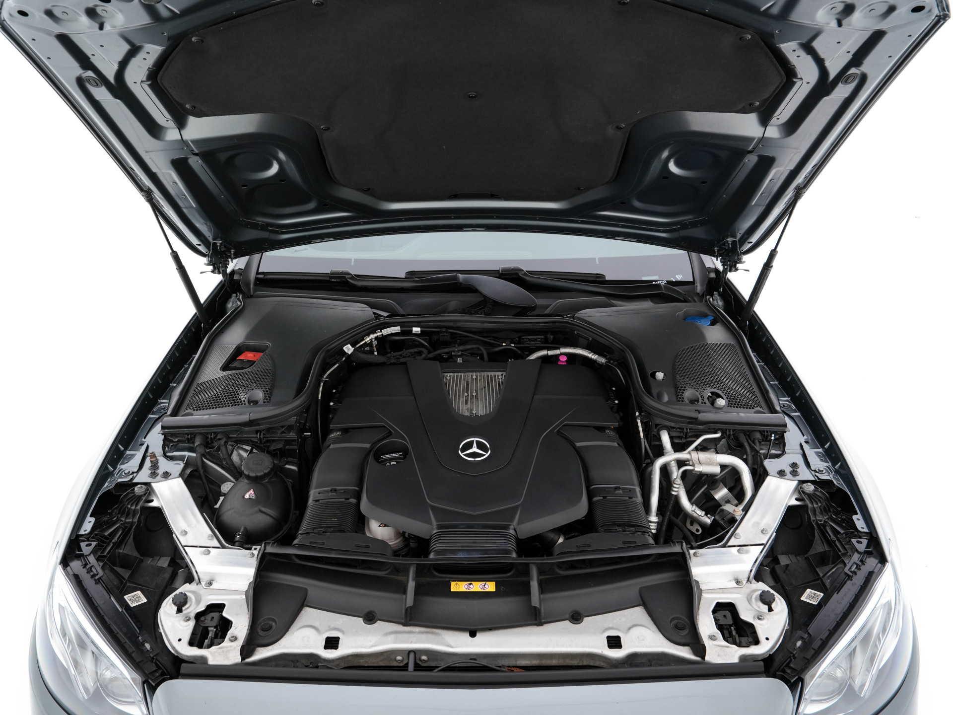 Mercedes-Benz E-klasse Coupé 400 AMG-Sportpack 4Motion Premium Plus Aut. *PANO | LEATHER | BURMESTER-AUDIO | WIDESCREEN-COCKPIT |  FULL-LED | NAVI-FULLMAP | CAMERA | SHIFT-PADDLES | CRUISE | AMBIENT-LIGHT | SPORT-SEATS | 19"ALU*