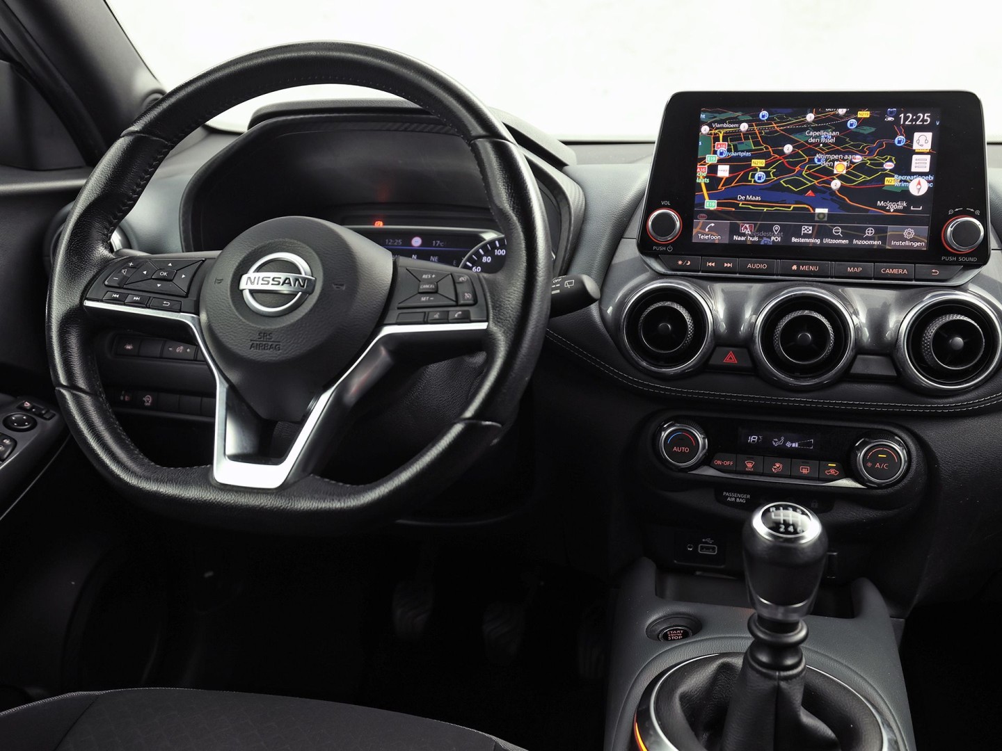 Nissan Juke 1.0 DIG-T N-Connecta (APPLE CARPLAY, GROOT NAVI, CLIMATE, CAMERA, SPORTSTOELEN, GETINT GLAS, KEYLESS START, CRUISE, NIEUWSTAAT)