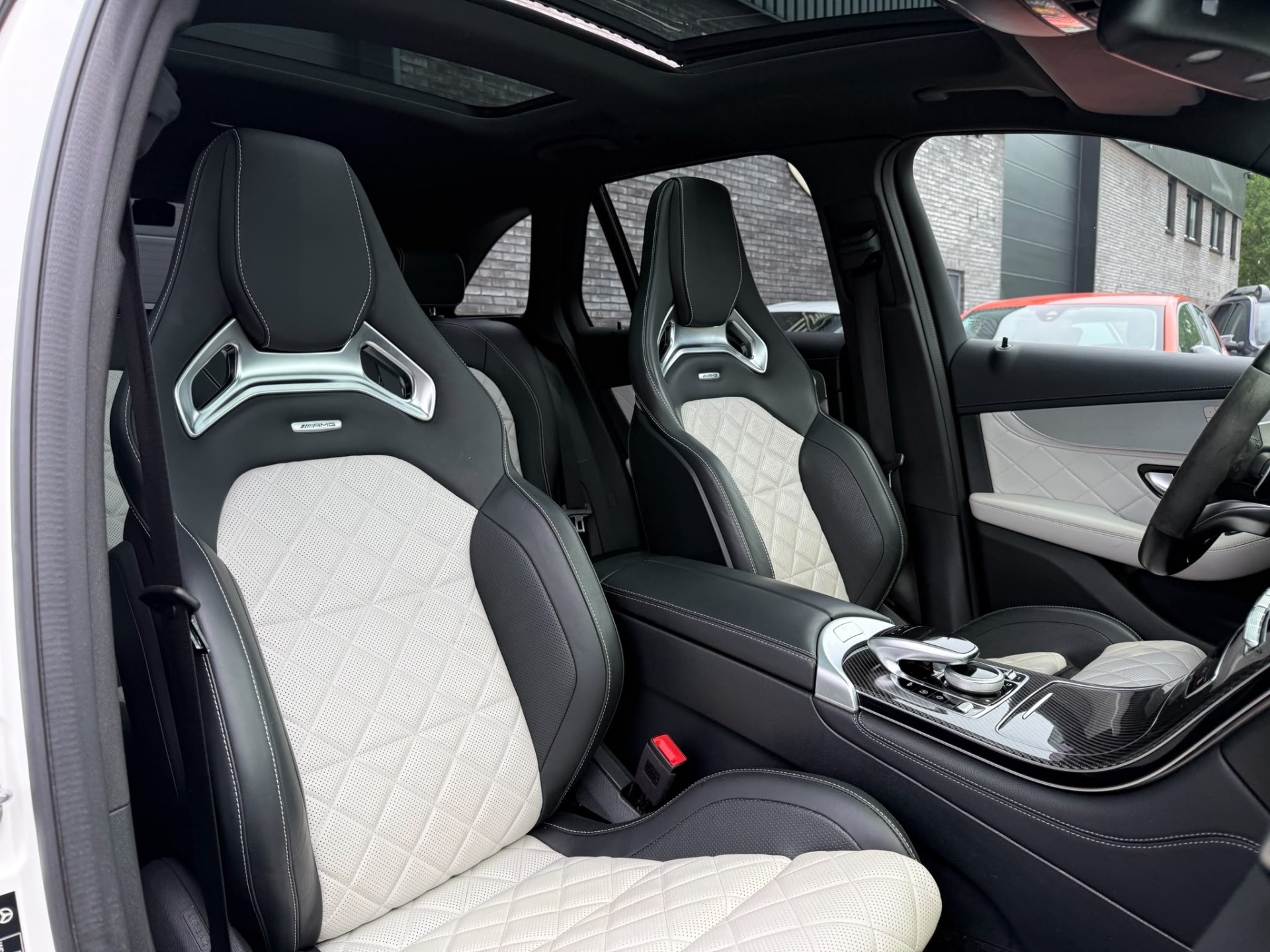 Mercedes-Benz GLC-klasse AMG 43 4MATIC | 3/6/12MND GARANTIE | KUIPSTOELEN | BURMESTER | MEMORY | PANO | ACC | STANDKACHEL | 360 CAMERA | BOMVOL | TREKHAAK |