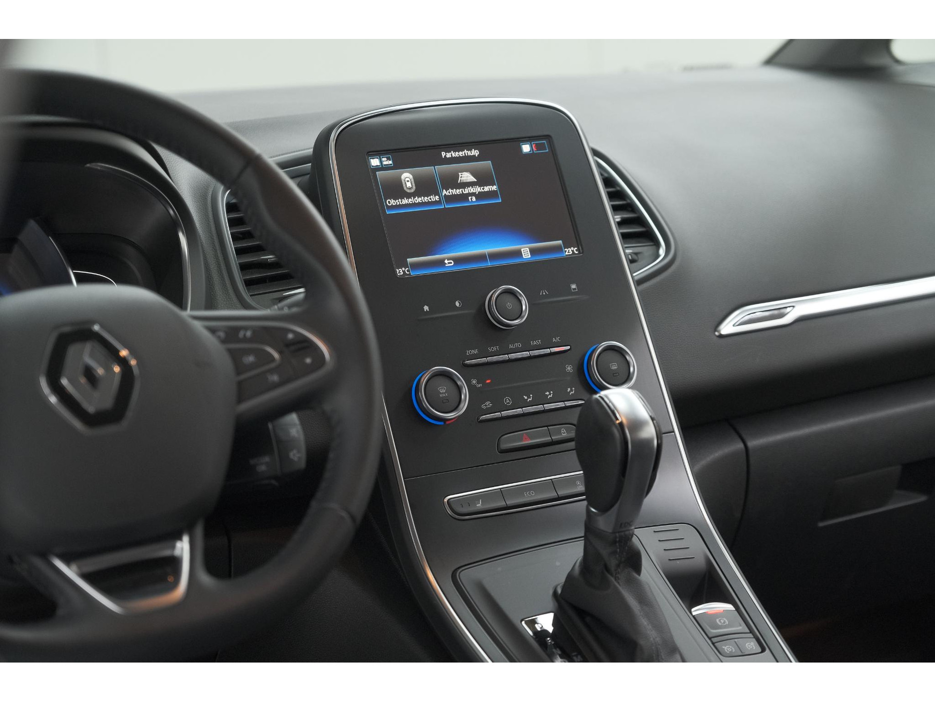 Renault Scénic TCe 140 EDC Limited | Camera | Stoelverwarming | Navigatie | Apple Carplay