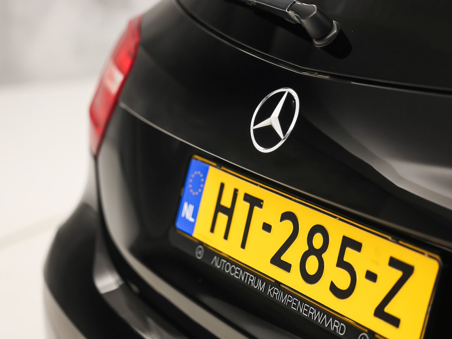 Mercedes-Benz A-Klasse 180 AMG Prestige Sport (NAVIGATIE, SPORTSTOELEN, MEMORY SEAT, STOELVERWARMING, LM VELGEN, GETINT GLAS, NIEUWE APK)