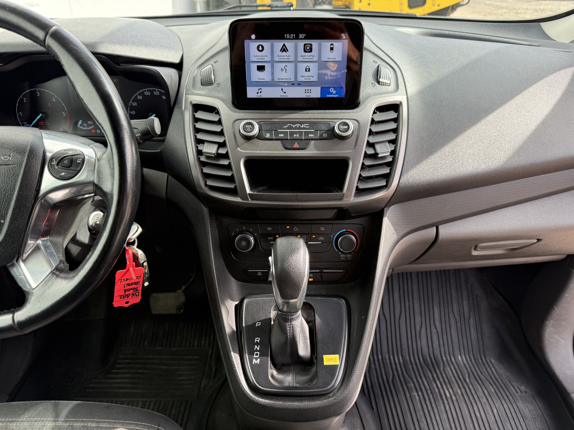 Ford Transit Connect 1.5 TDCI 100PK L2 Automaat Trekhaak Carplay Camera Airco Cruise Control Camera Parkeersensoren Achter Stoelverwarming