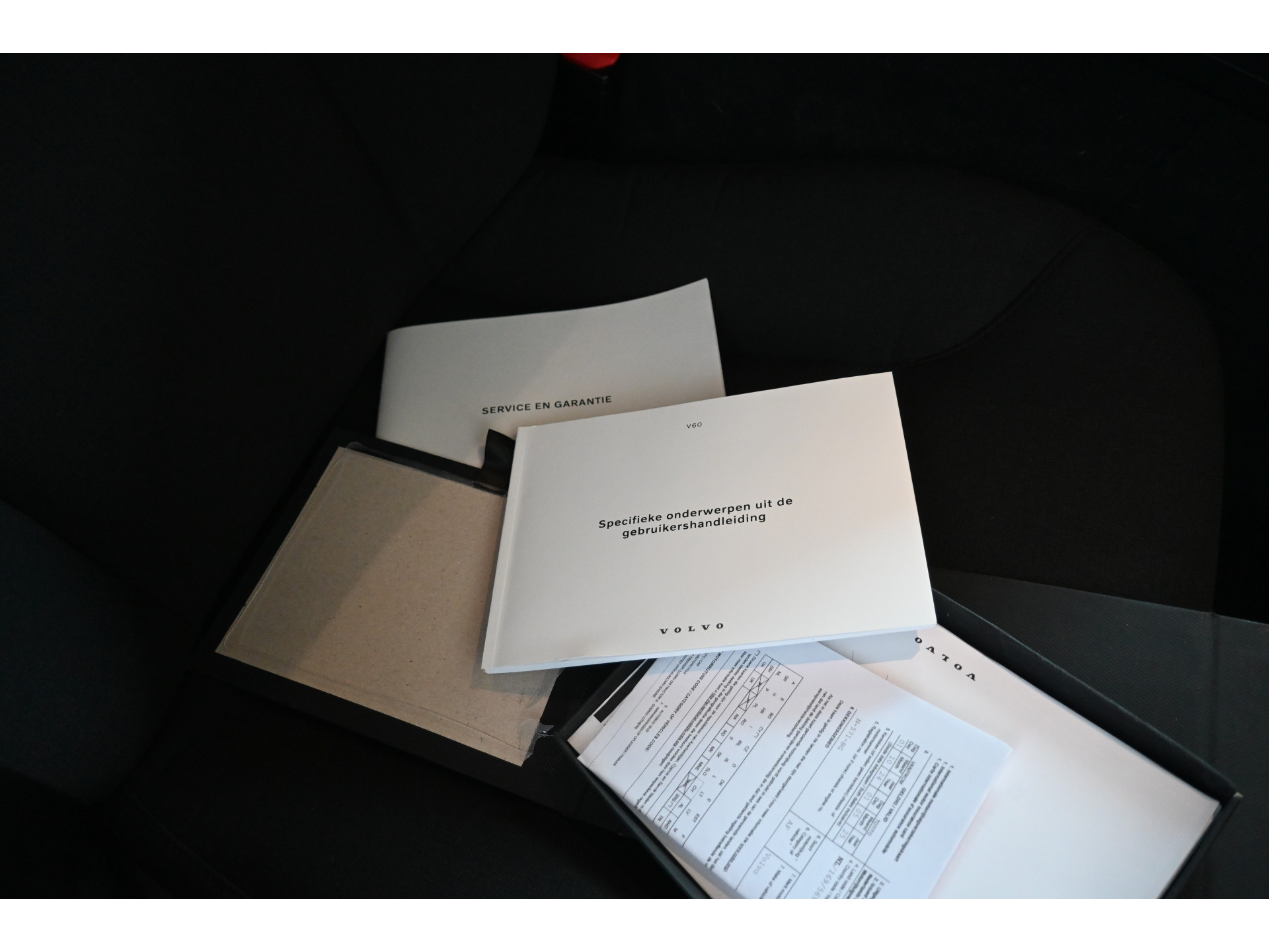 Volvo V60 2.0 B3 Momentum Advantage Automaat Navigatie Stuur/Stoelverwarming Inruil Mogelijk!