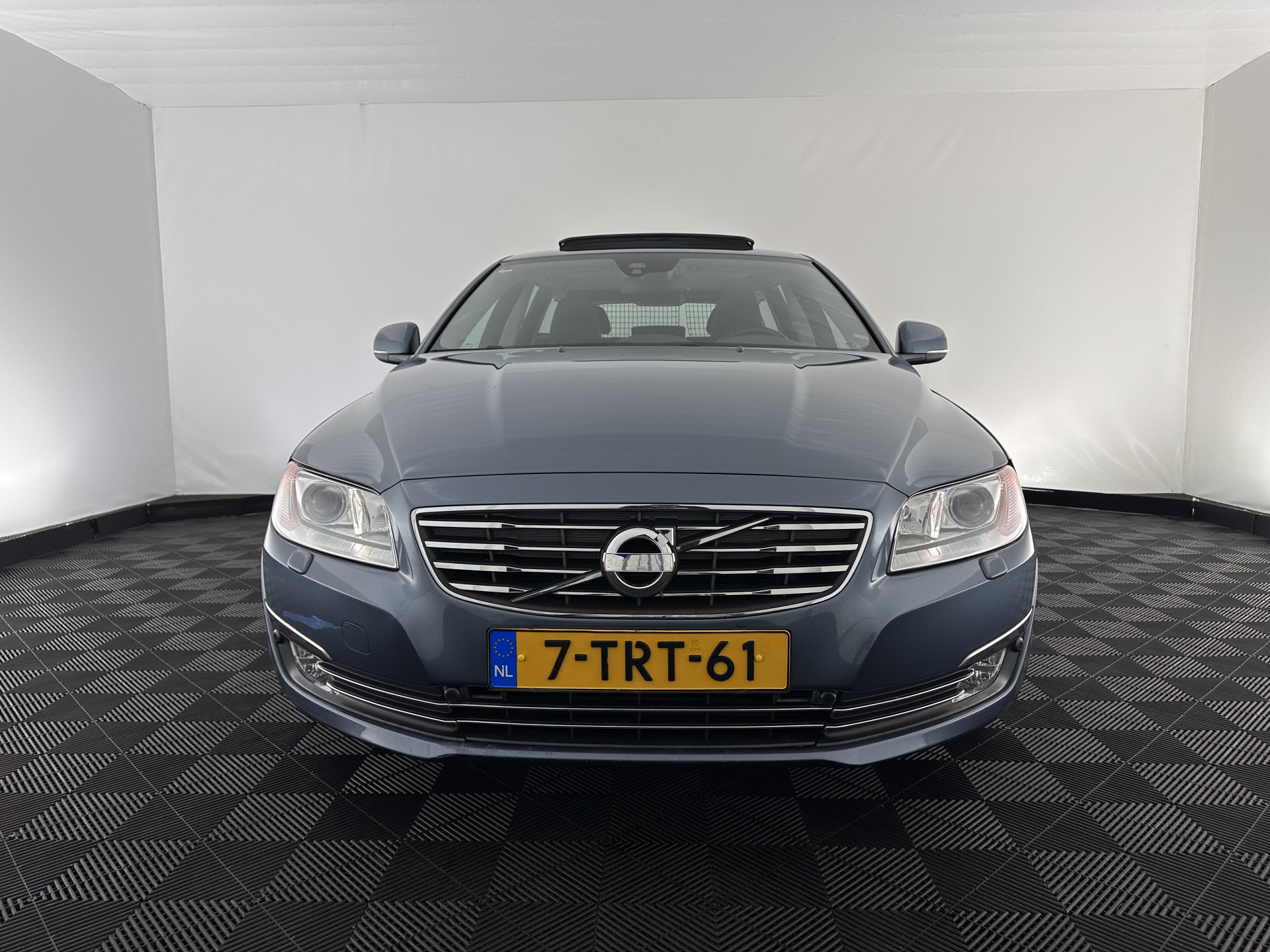 Volvo V70 1.6 D2 Nordic+ *PANO | LEATHER | XENON | MEMORY-PACK | COMFORT-SEATS | NAVI-FULLMAP | ECC | PDC | CRUISE | 17''ALU*