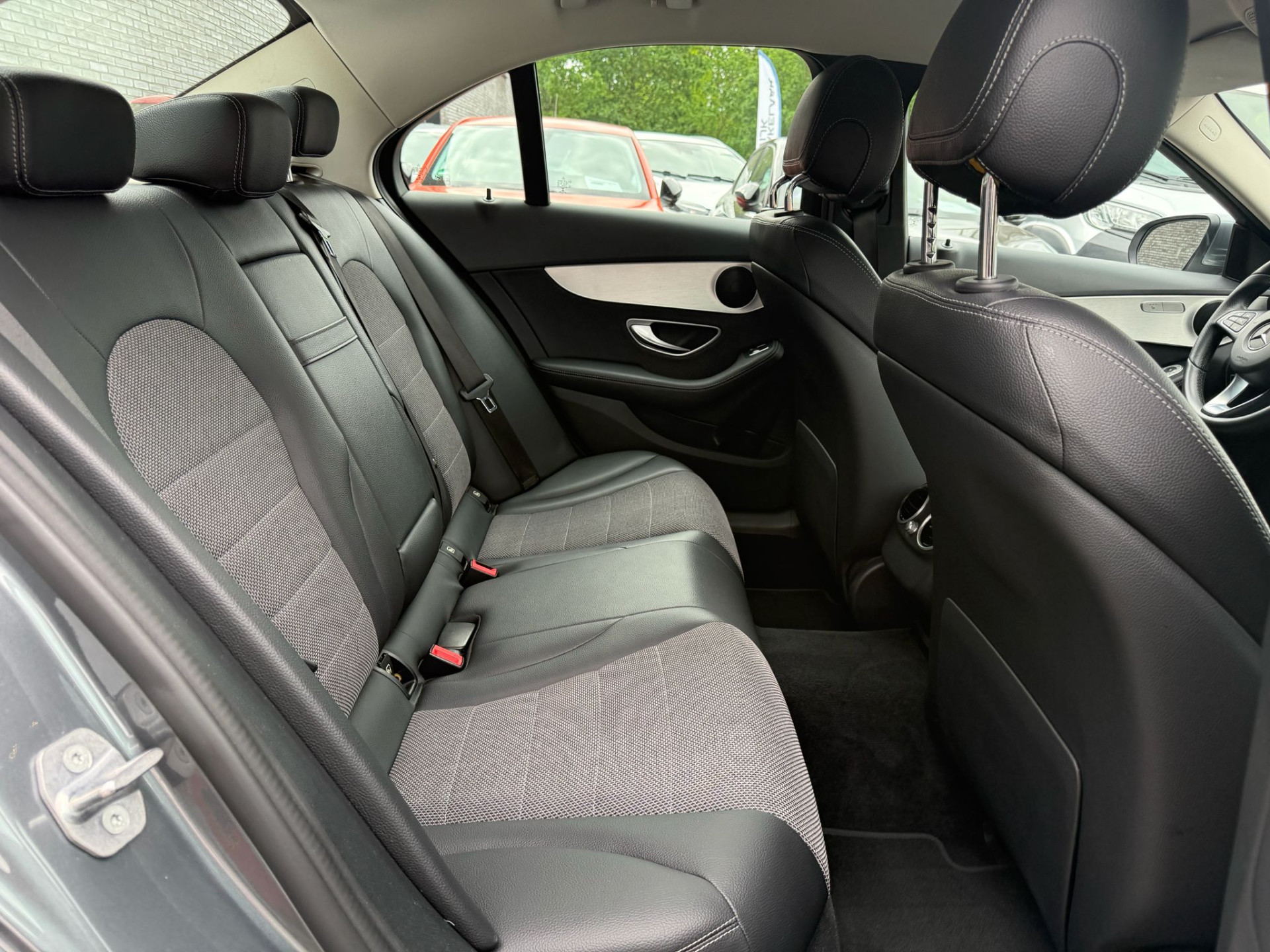 Mercedes-Benz C-klasse 180 CDI Business Solution |1E EIGENAAR | 3/6/12MND GARANTIE | LED | CRUISE | BLUETOOTH | NAVI | TREKHAAK |