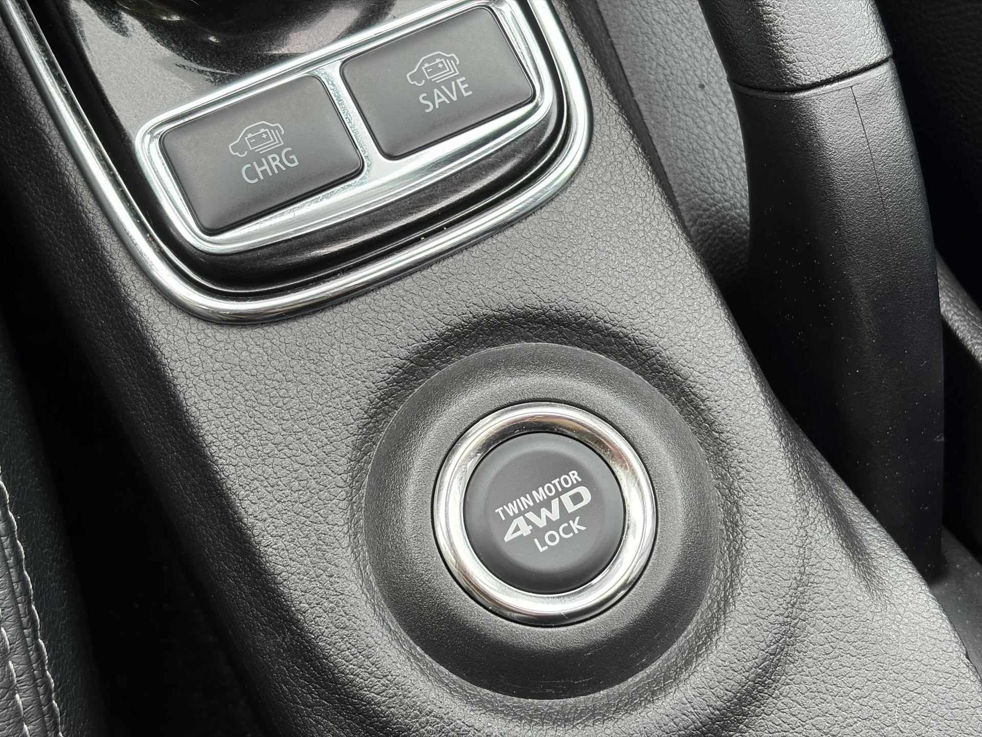 Mitsubishi Outlander 2.0 PHEV Executive Edition Trekhaak,Schuifdak,Leder,Stoelverw-Koeling,Camera,Navi,Keyless,Clima,Cruise,Lm velgen,Pdc,V+A,Rijstrooksensor,Extra velgen,N.A.P,Nieuwe Apk bij Aflevering