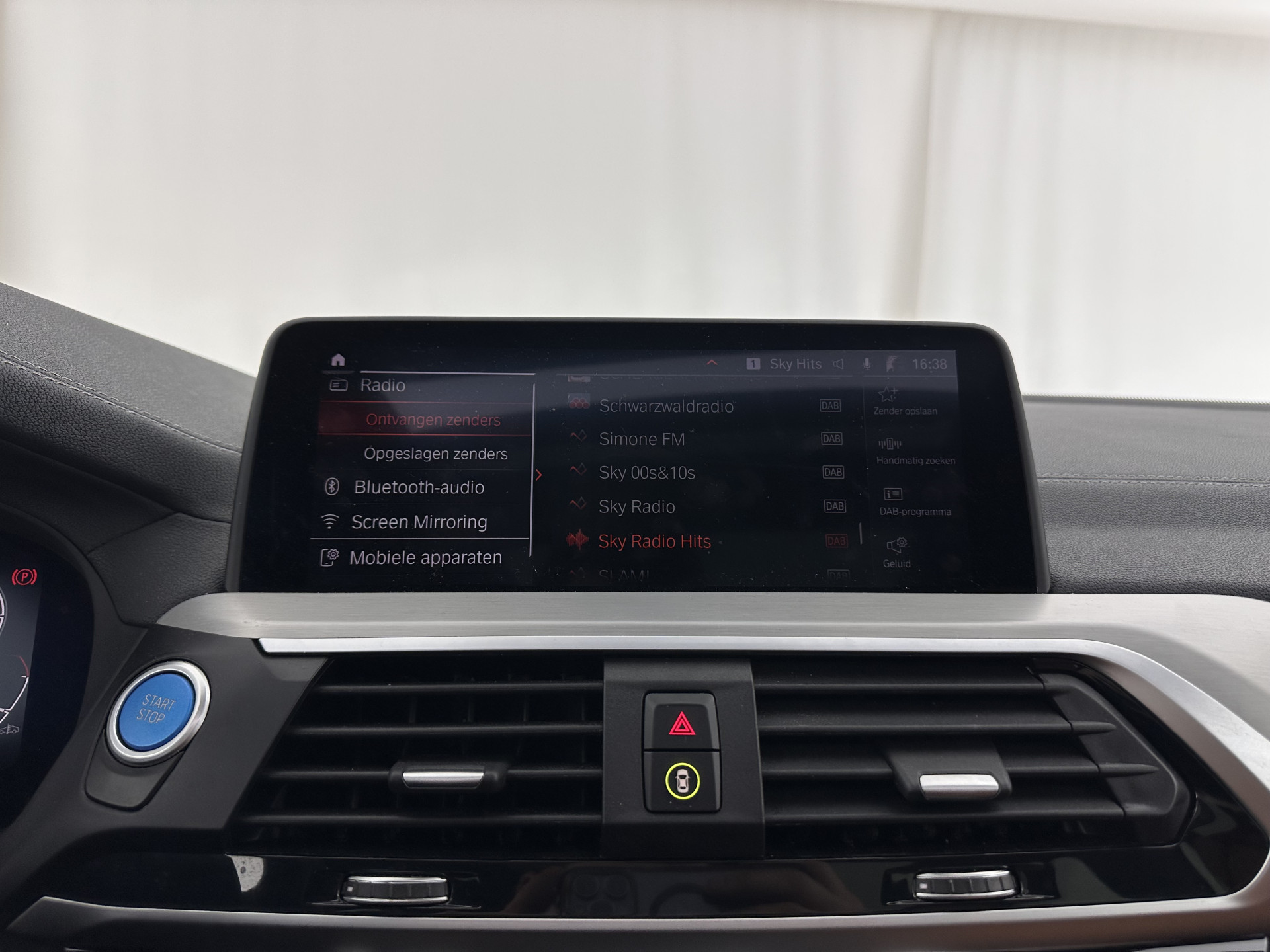 BMW iX3 High Executive 80 kWh [ 3-Fase-11kW ] {SOH-96%} (INCL-BTW) Aut. *PANO | LEATHER | HARMAN/KARDON | FULL-LED | BLINDSPOT | MEMORY-PACK | DIGI-COCKPIT | HEATED-SPORTSEATS | KEYLESS | TOPVIEW | DAB+ | NAVI-FULLMAP | HEAD-UP | PRIVACY-GLASS |