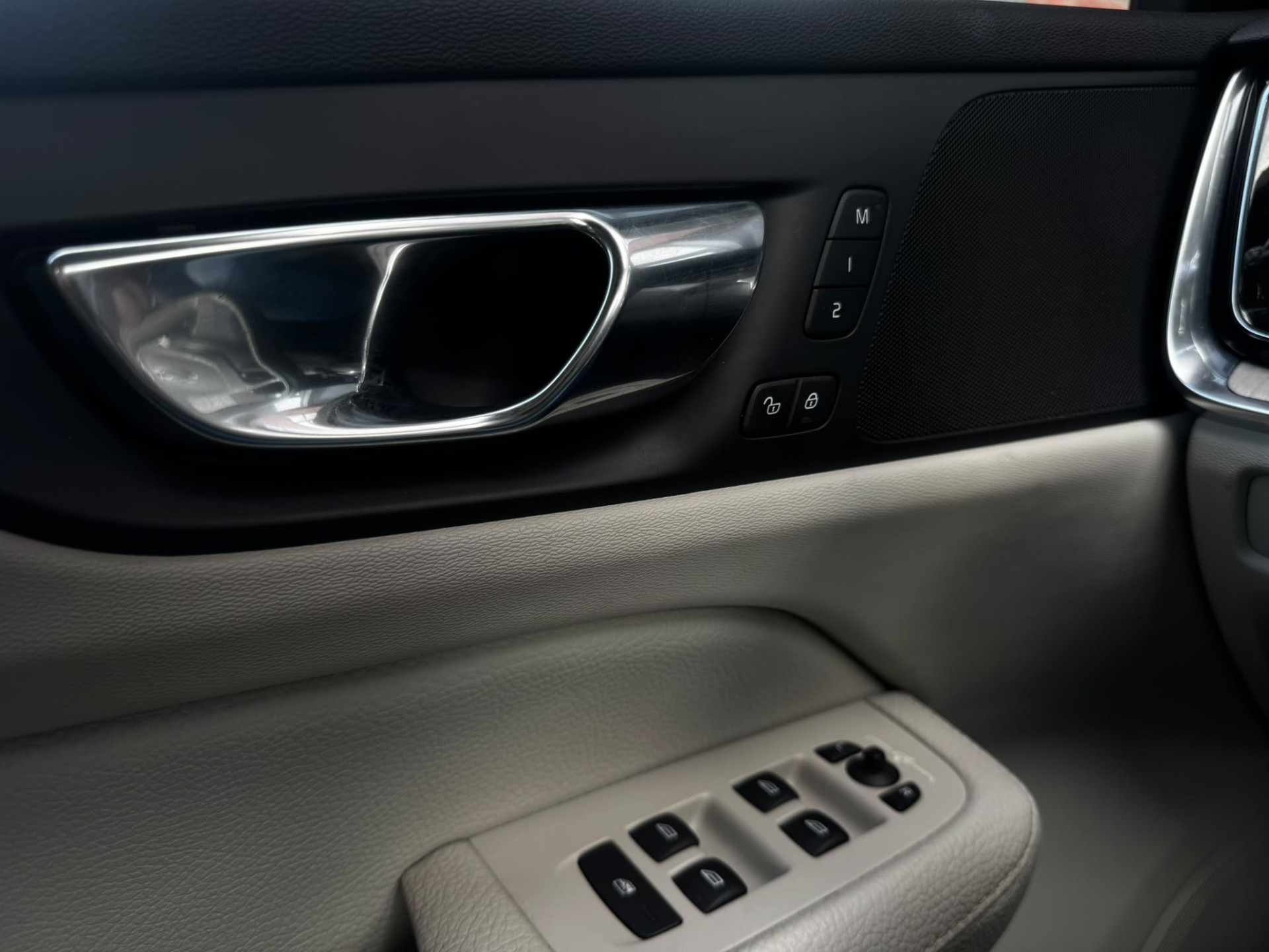 Volvo V60 2.0 T5 250PK Inscription Pano Head-UP Trekhaak