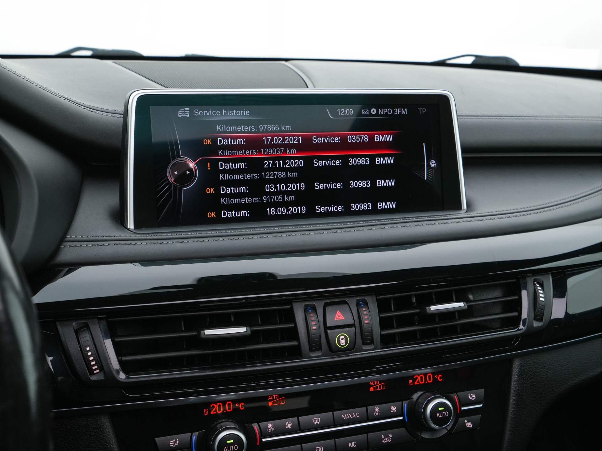 BMW X5 M High Executive M-Sportpack Aut. *PANO | HEAD-UP | LEATHER | FULL-LED | NAVI-FULLMAP | MEMORY-PACK | HARMAN/KARDON-AUDIO | KEYLESS | CAMERA | HEATED-COMFORTSEATS | SHIFTPADDLES | TOWBAR | 20''ALU*