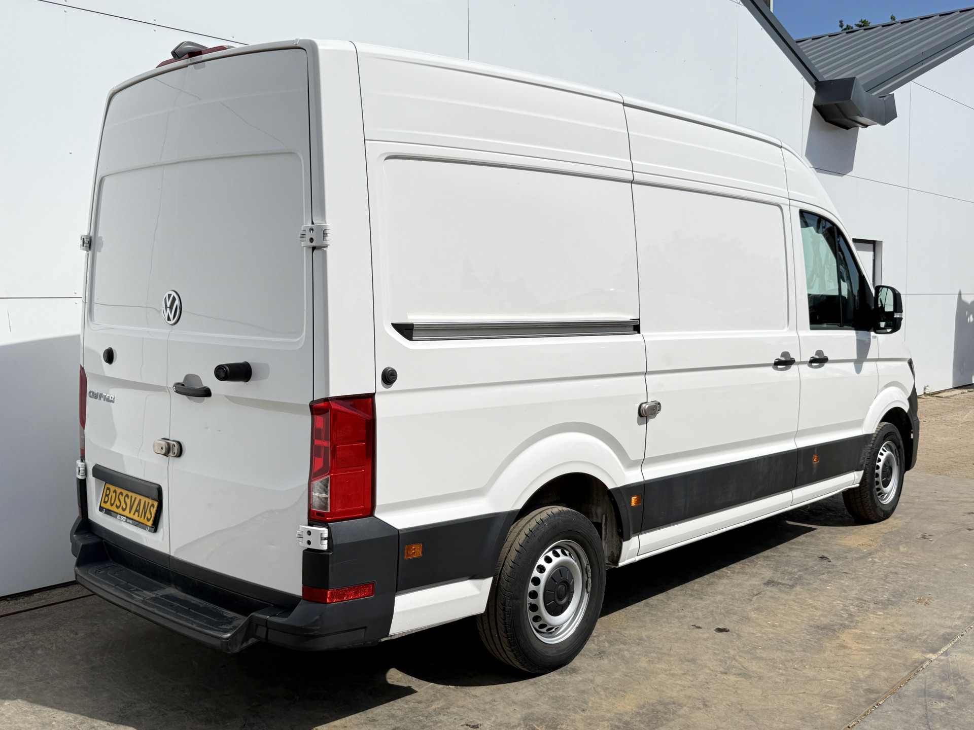 Volkswagen Crafter 2.0 TDI 140PK L3H3 Camera Airco Carplay Parkeersensoren Euro 6