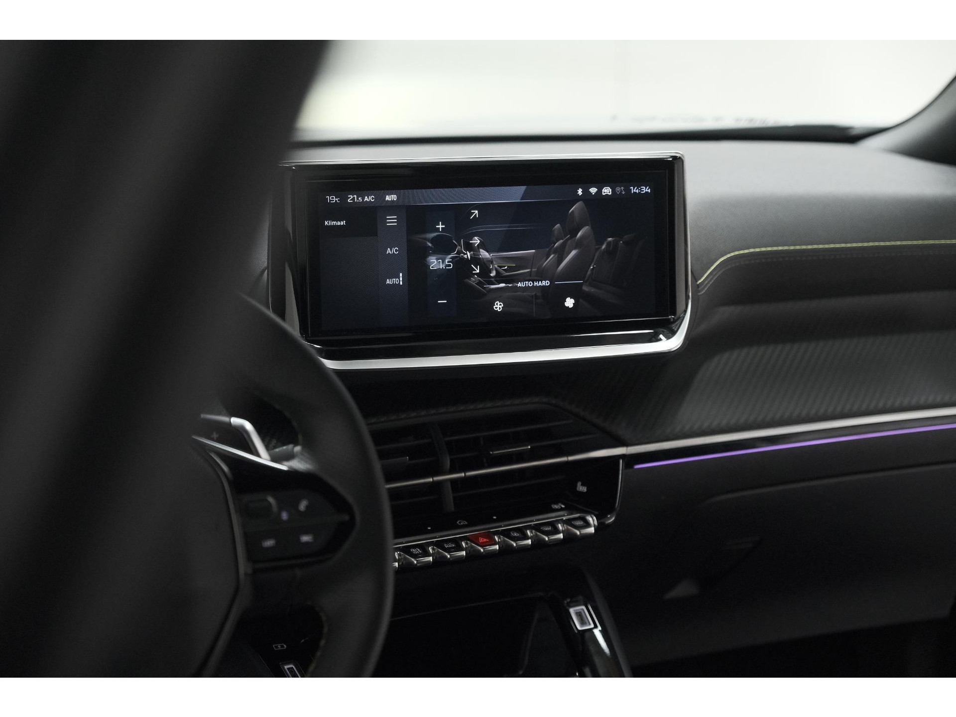 Peugeot 2008 PureTech 130 EAT8 GT | 360 Camera | Adaptieve Cruise Control | Dodehoekdetectie | Apple Carplay