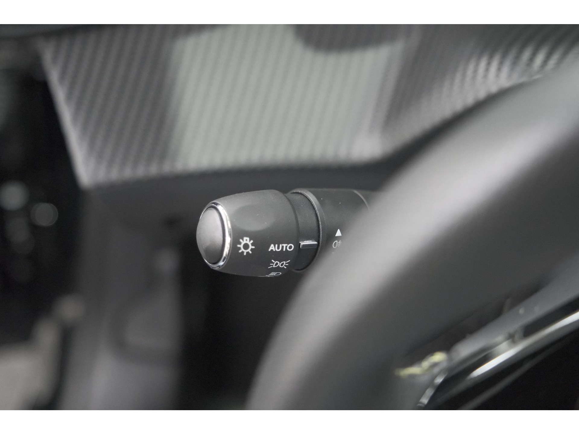 Peugeot 208 Hybrid 136 e-DCS6 GT | 360 Camera | Adaptieve Cruise Control | Dodehoekdetectie | Apple Carplay