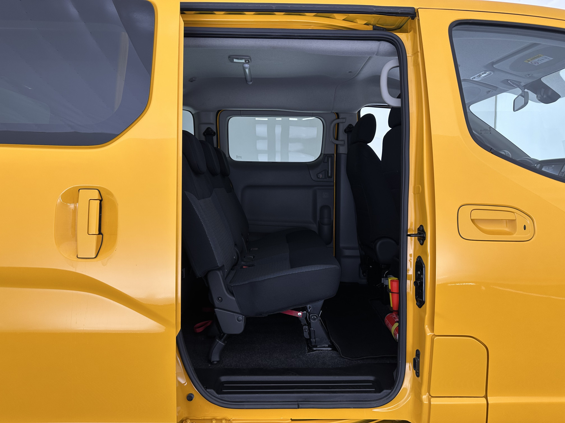 Nissan e-NV200 Evalia 40 kWh Connect Edition [ 7-Pers. ] {SOH-95%} (INCL-BTW) *NAVI-FULLMAP | CAMERA | HEATED-COMFORTSEATS | DAB | PRIVACYGLASS | ECC | CRUISE | 15''ALU*