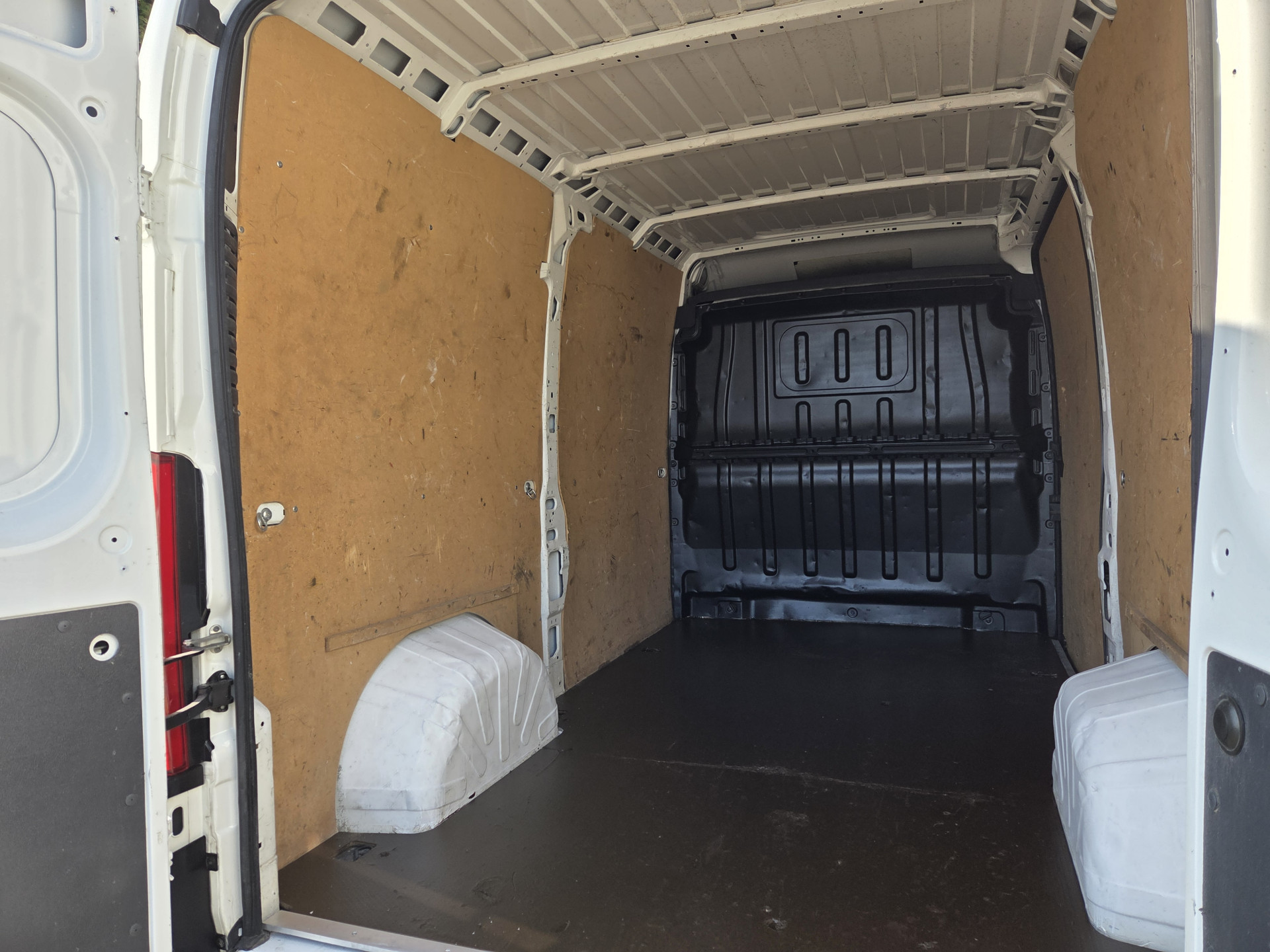 Peugeot Boxer 2.2 BlueHDi 140 Pk L2H2 Airco Cruise control Navigatie