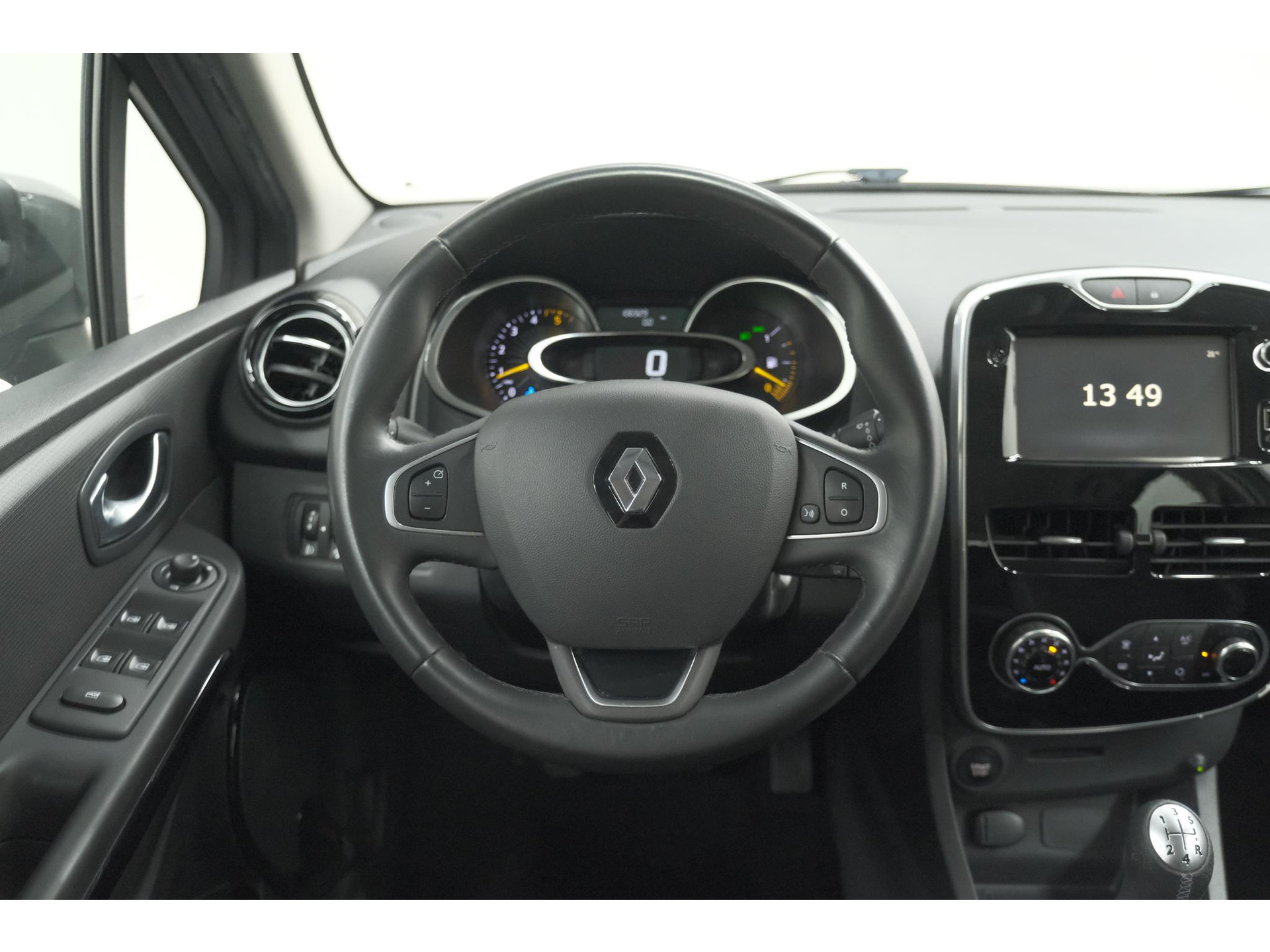Renault Clio Estate 1.5 dCi ECO Dynamique | Parkeersensoren voor + achter | Armsteun | Navigatie