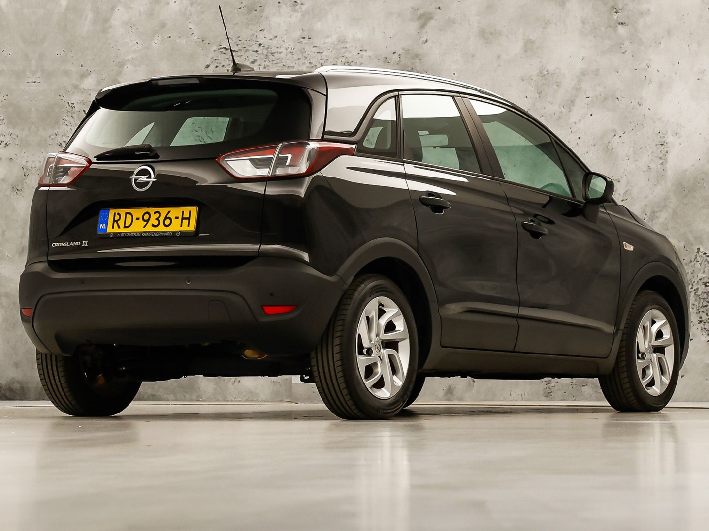 Opel Crossland X 1.2 Sport (APPLE CARPLAY, GROOT NAVI, LM VELGEN, CRUISE, SPORTSTOELEN, PARKEERSENSOREN, NIEUWE APK, NIEUWSTAAT)