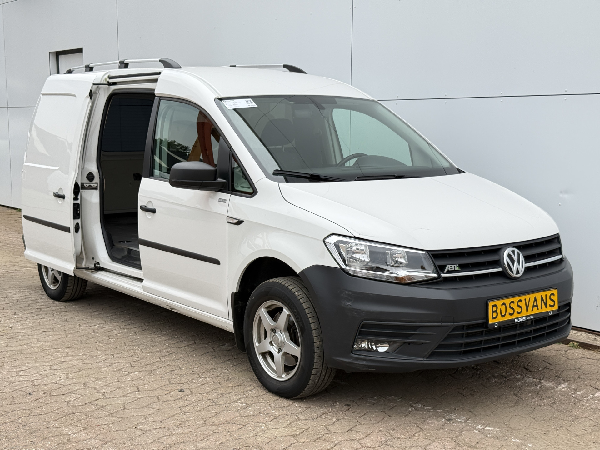 Volkswagen e-Caddy 37kWh 113PK L2H1 Elektrisch Caddy ABT Maxi 37,3kWh 159km WLTP LED Trekhaak Airco Stoelverwarming Parkeersensoren