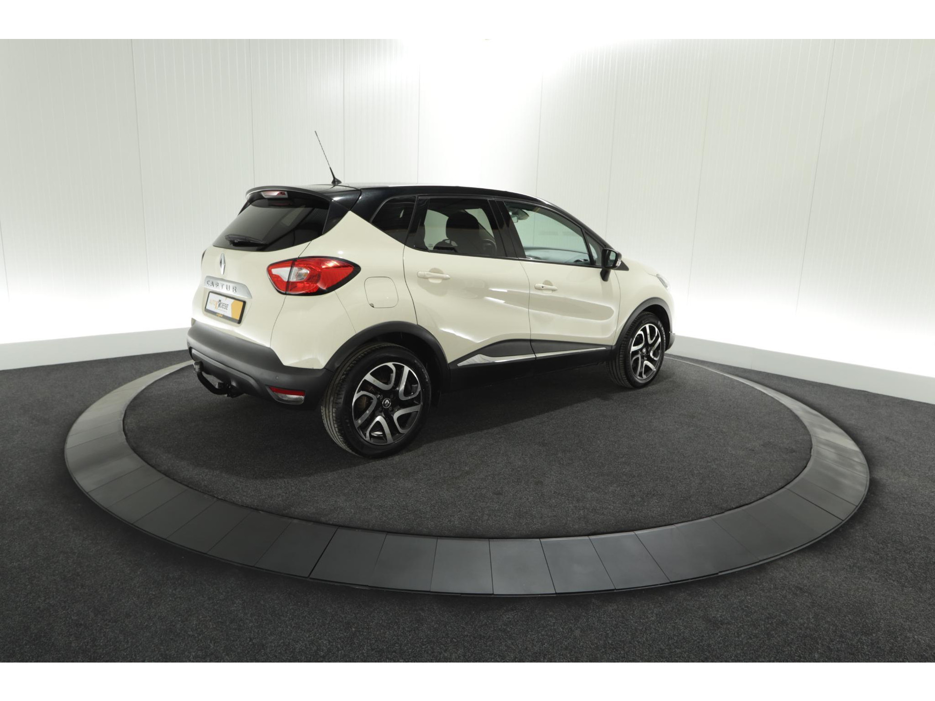 Renault Captur TCe 120 Dynamique | Trekhaak | Camera | R-Link Navigatie | Parkeersensoren