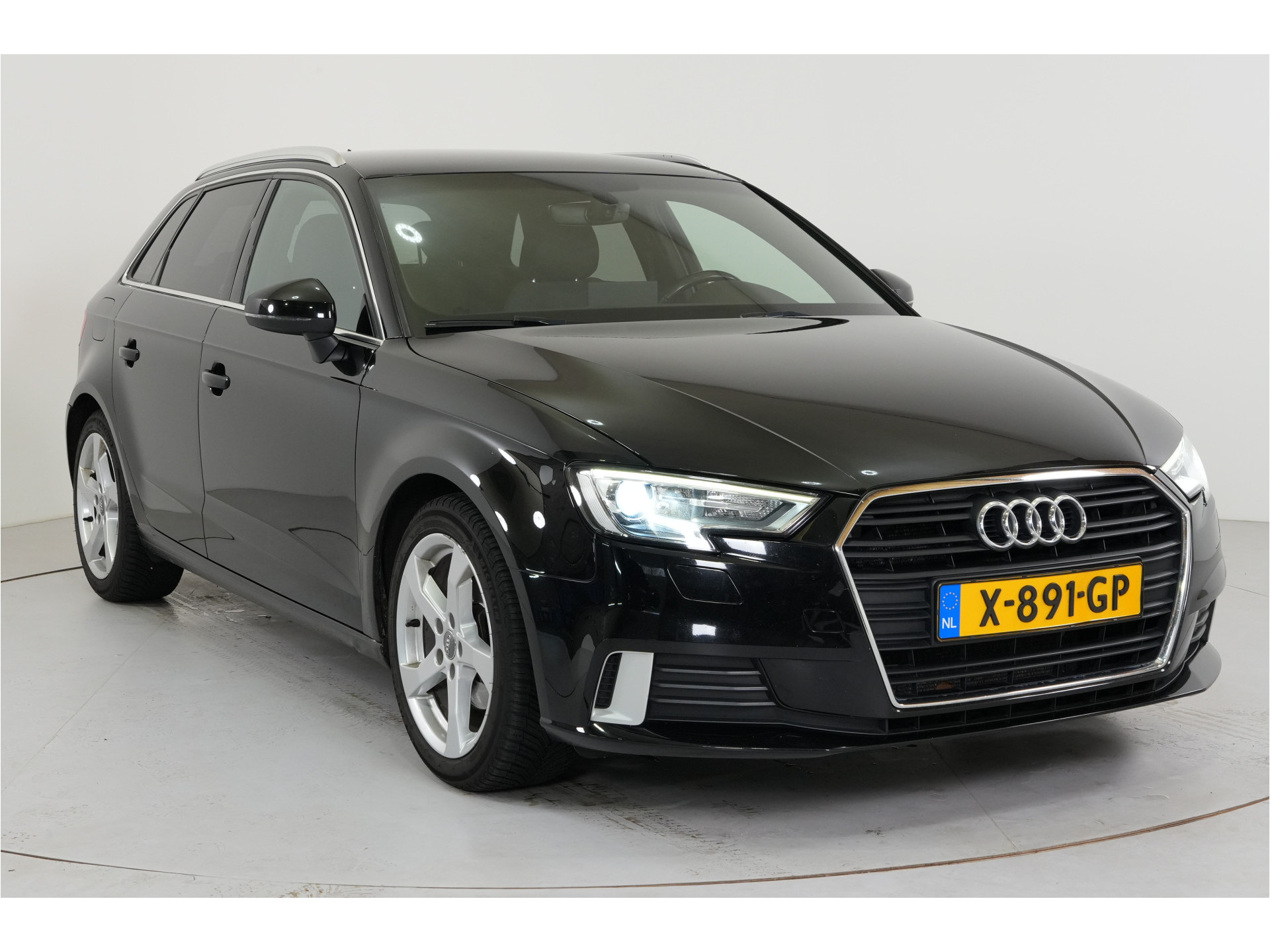 Audi A3 Sportback 35 TFSI CoD Design Pro Line Plus | Trekhaak | Stl. verw. | Climate | PDC | LED |