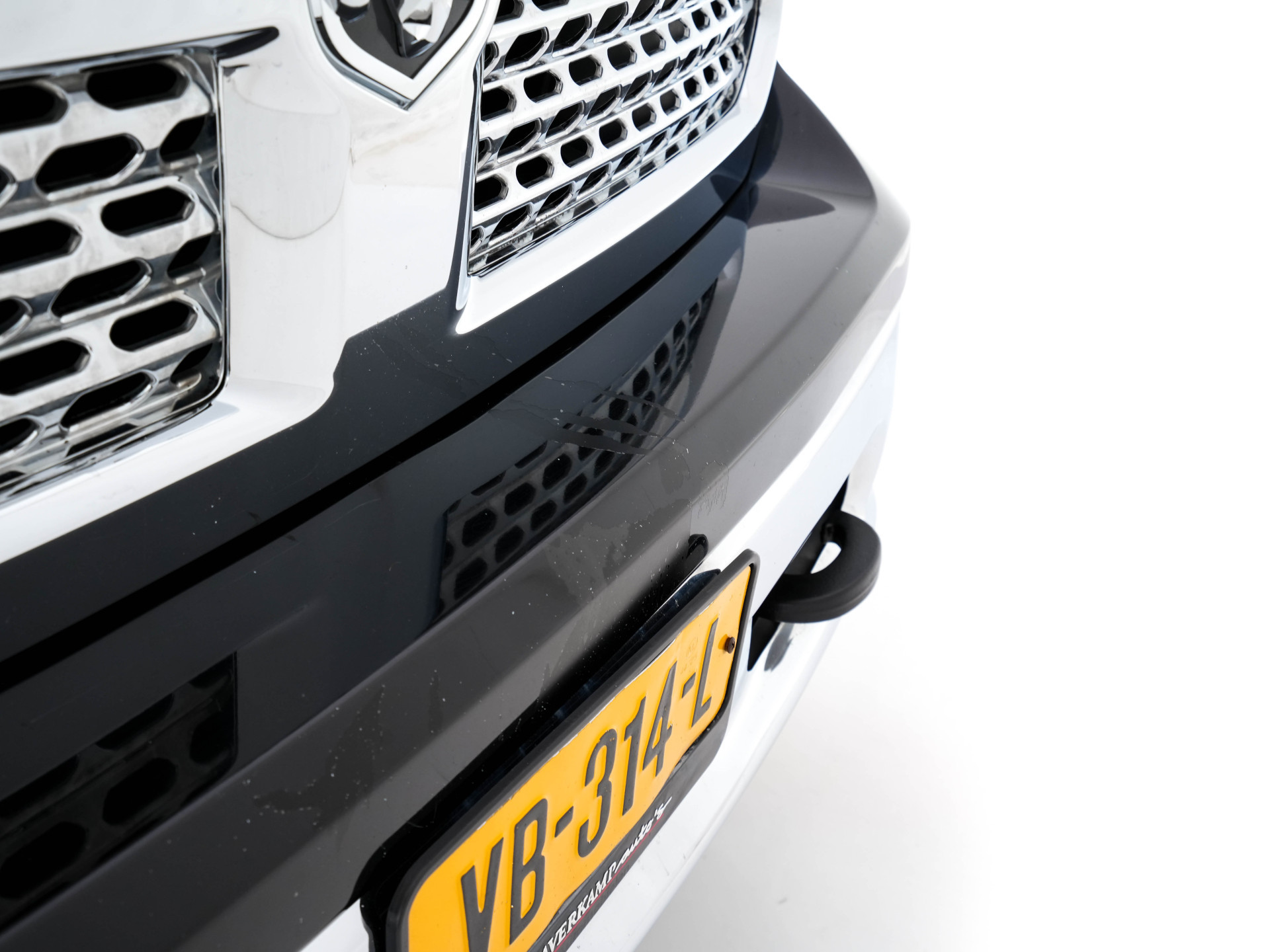 Dodge Ram 1500 HEMI 5.7 V8 4x4 Quad Cab 6'4 [ 5-Pers. ] Aut. *PANO | LEATHER | XENON | ALPINE-AUDIO | DAB+ | NAVI-FULLMAP | KEYLESS | CAMERA | HEATED-COMFORTSEATS | ECC | PDC | CRUISE | TOWBAR | 20''ALU*