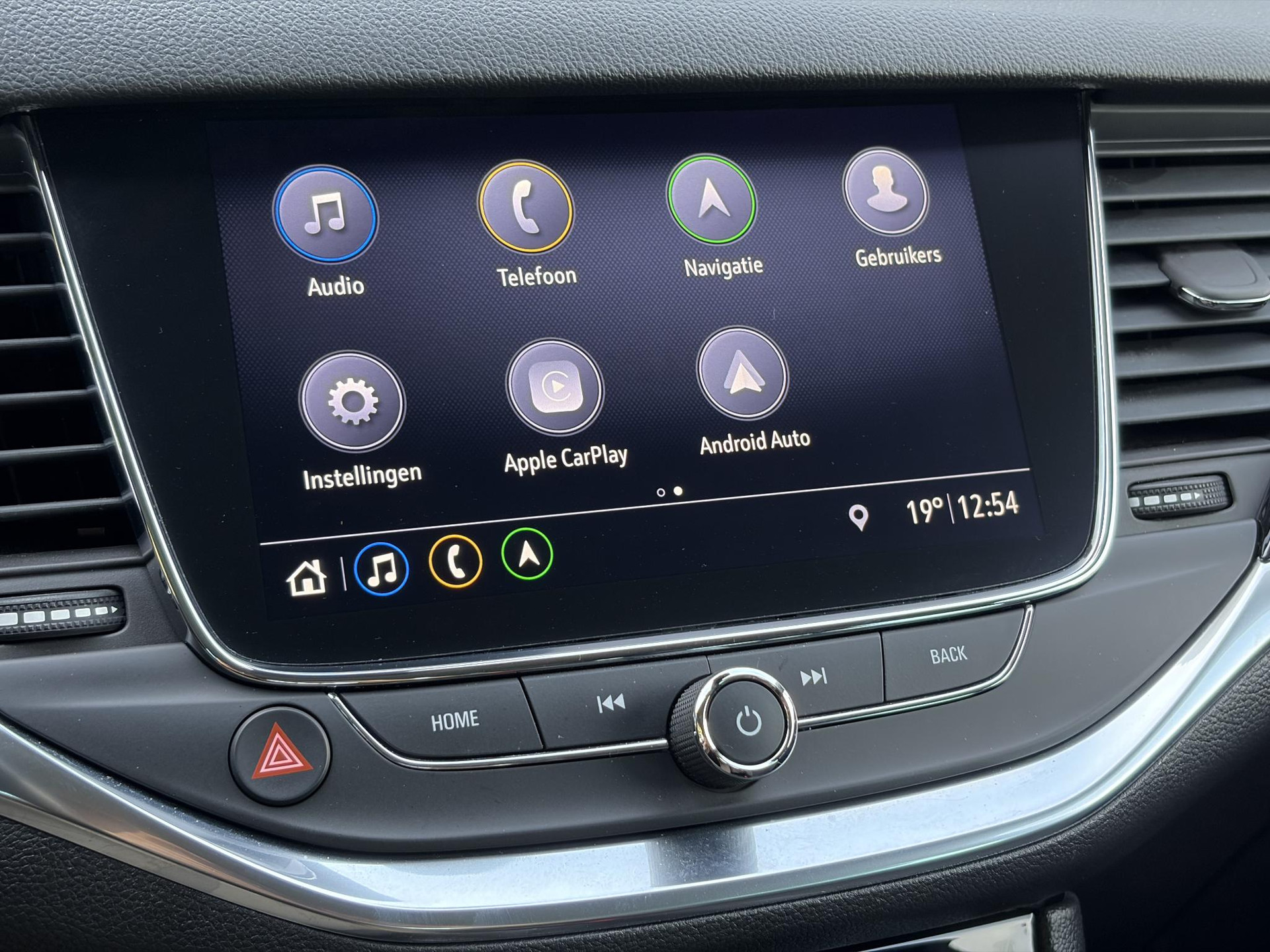 Opel Astra Sports Tourer 1.2 Business Elegance ✓1e Eigenaar✓110pk✓Carplay✓Camera✓Navi✓Clima✓Cruise✓Halfleder✓Comfortstoel✓Pdc V+A✓6 Bak✓Dealer Onderhouden✓Keyless✓Lm velgen✓N.A.P✓Apk tot 06-2027