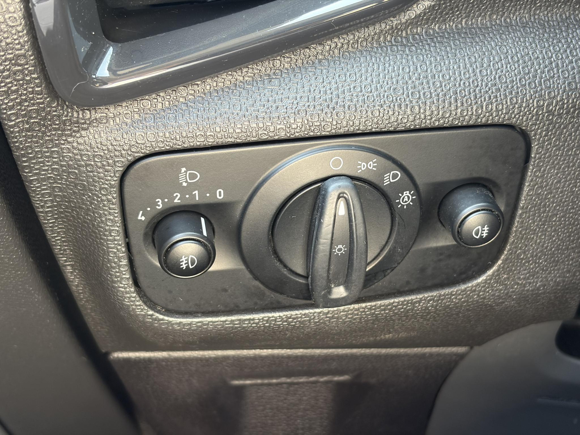 Ford EcoSport 1.0 EcoBoost Titanium Clima,Cruise,Pdc,Lm velgen,125pk,Bluetooth,N.A.P,Apk tot 09-2027