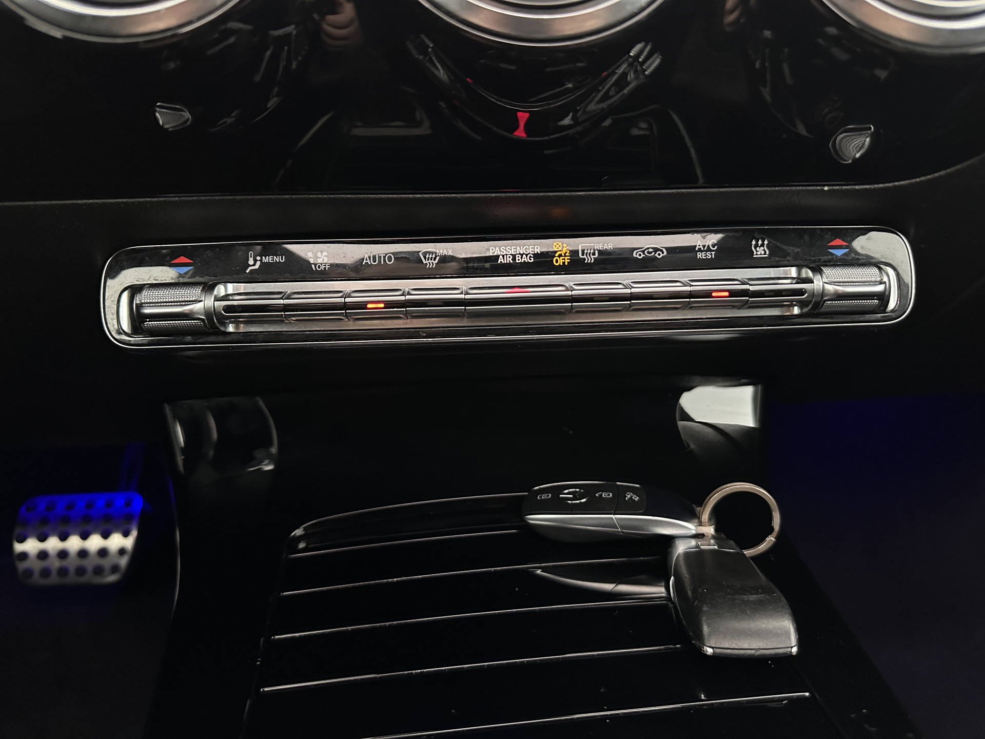 Mercedes-Benz CLA-klasse Shooting Brake 250 e AMG Limited Business Solution ( Plug-in ) (INCL-BTW) *PANO | LEATHER-MICROFIBRE | FULL-LED | AMBIENTLIGHT | BLINDSPOT | HEATED-SPORTSEATS | WIDESCREEN-DIGICOCKPIT | DAB+ | NAVI-FULLMAP | CAMERA | PRIVACYGLASS