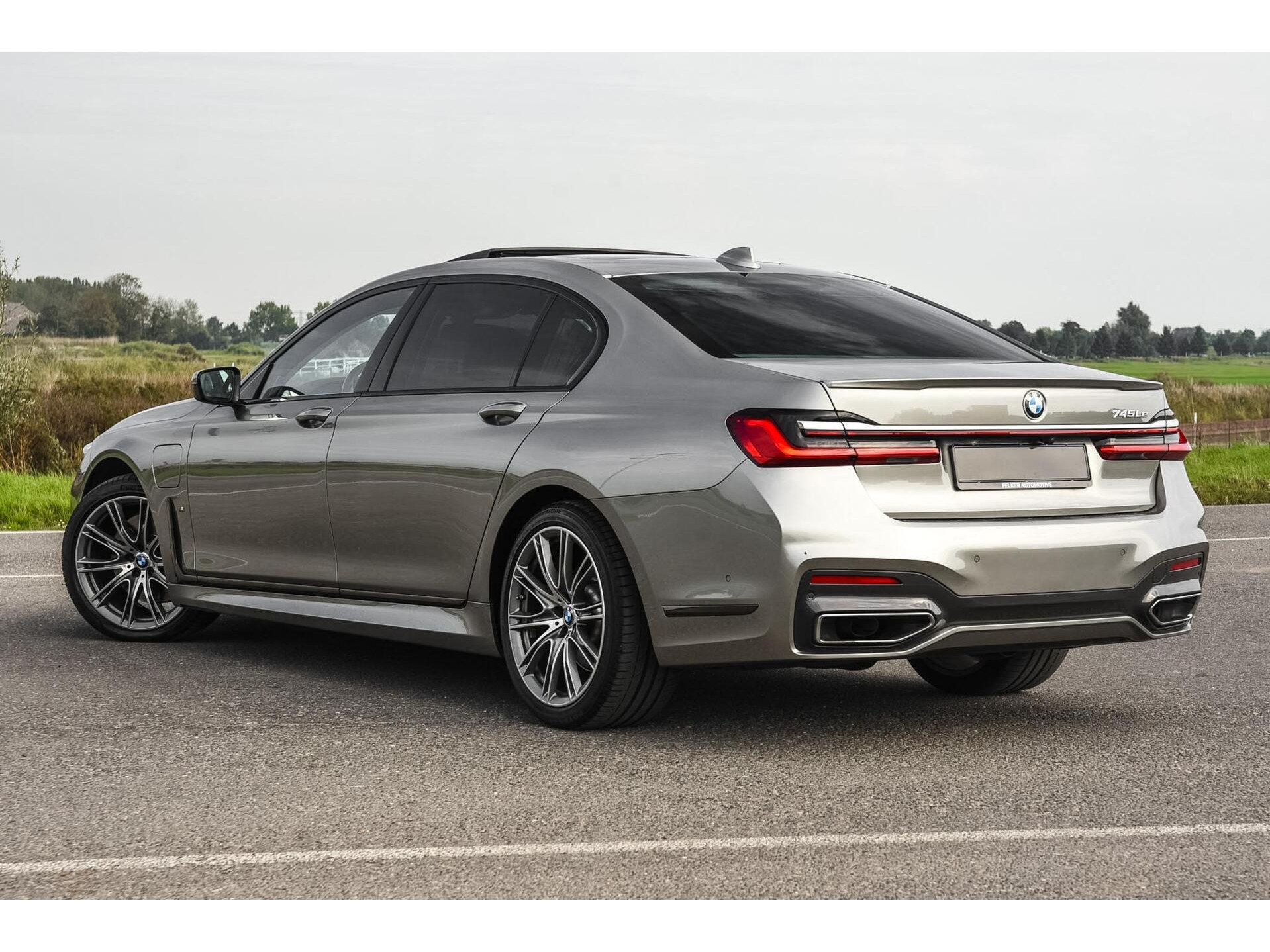 BMW 745Le High Executive | M Sport | Massage | Lounge