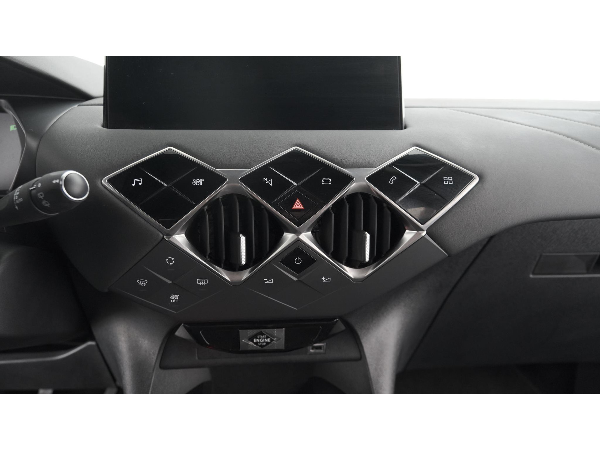 DS 3 Crossback PureTech 100 Montmartre | Parkeersensoren | Apple Carplay | Allseason Banden | Navigatie | Climate Control
