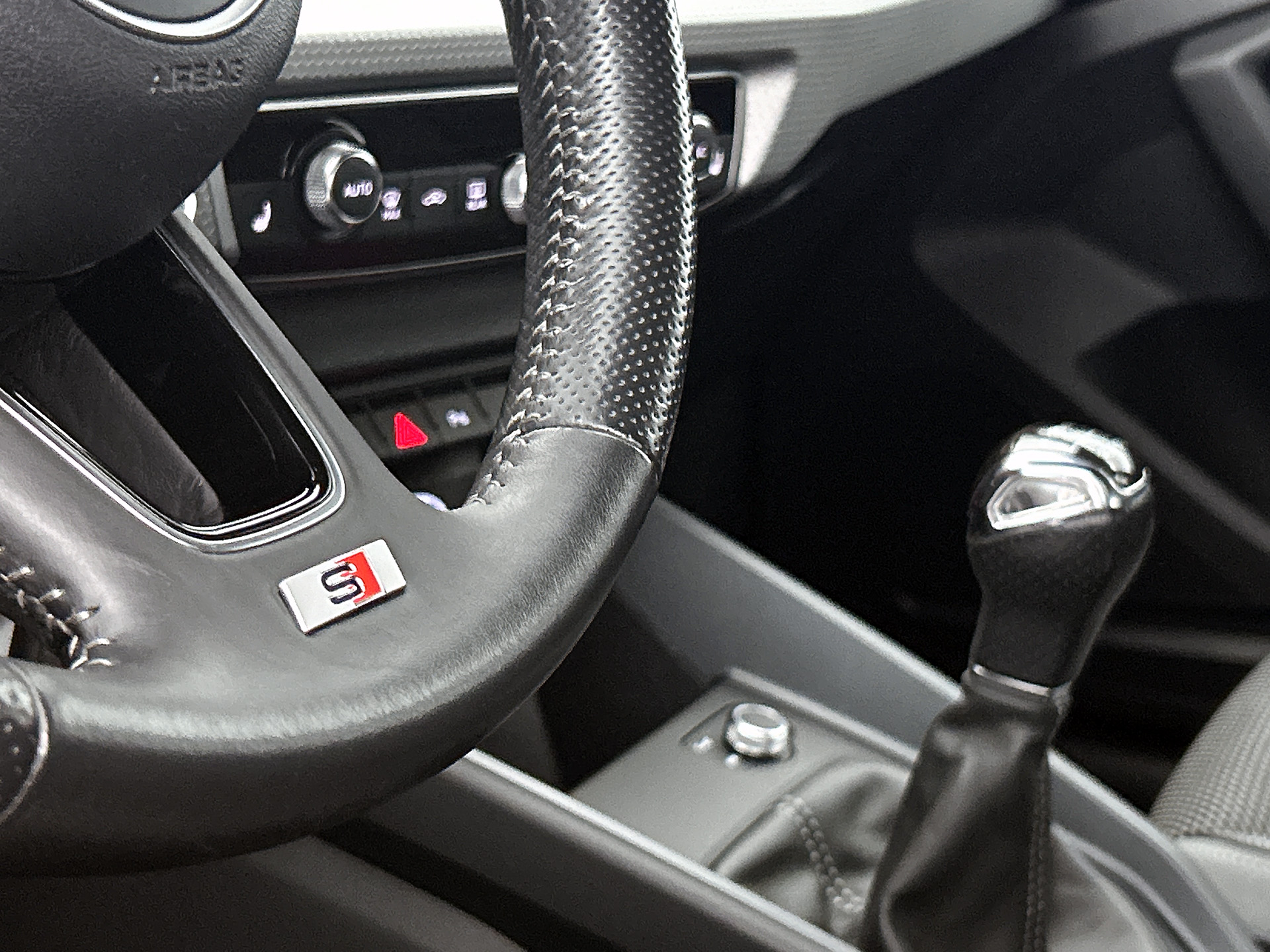 Audi A1 Sportback 30 TFSI S Line edition one | NAVI | STOELVERWARMING | CLIMAT CONTROL | PARKEER SENSOREN V+A