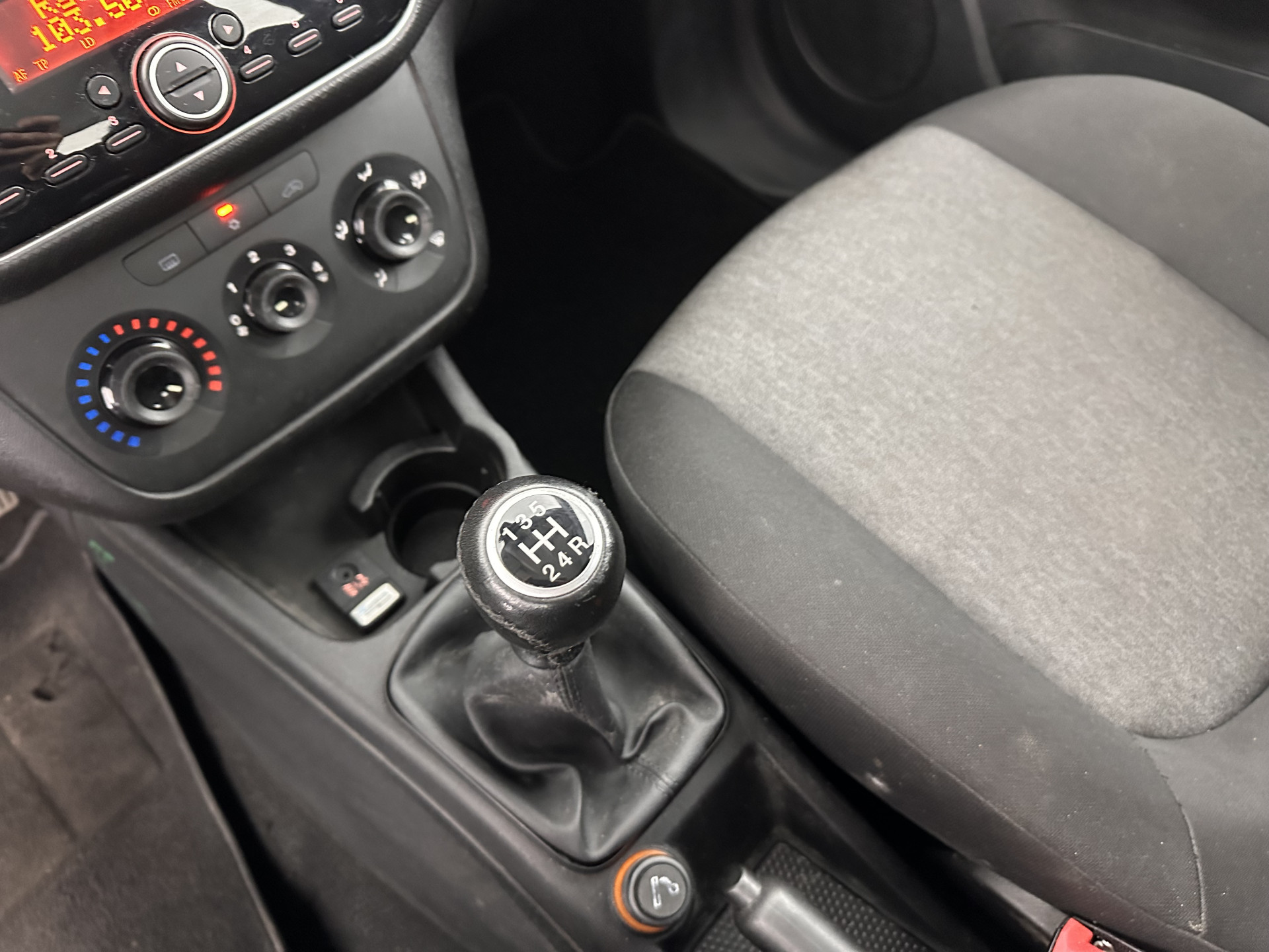 Fiat Punto Evo 1.3 M-Jet Street *AIRCO | CRUISE | COMFORT-SEATS | RADIO-CD/MP3 | 15''ALU*