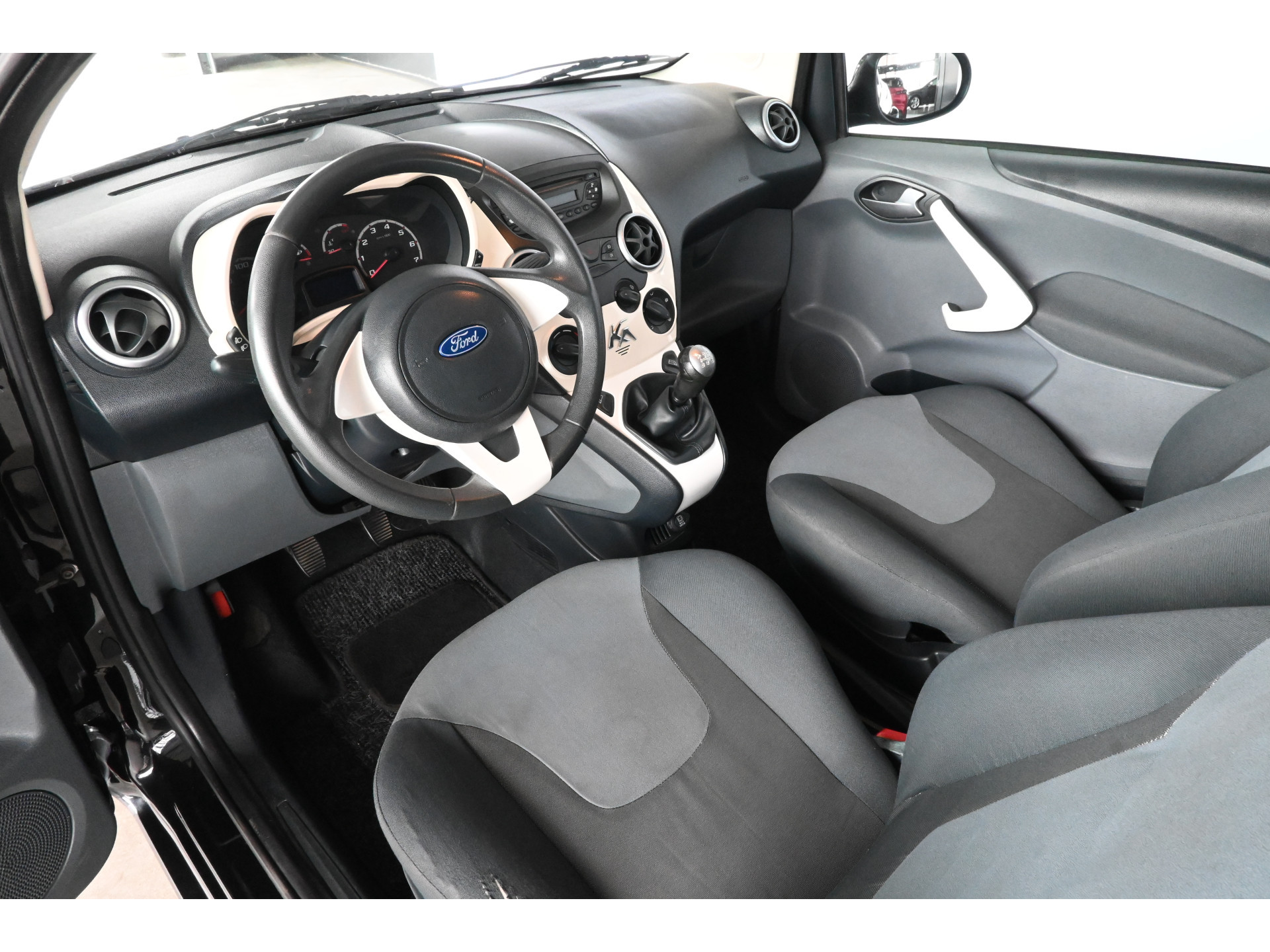 Ford Ka 1.2 Trend Airco Elektrisch Pakket! Licht metaal Nieuwe APK! Inruil Mogelijk!