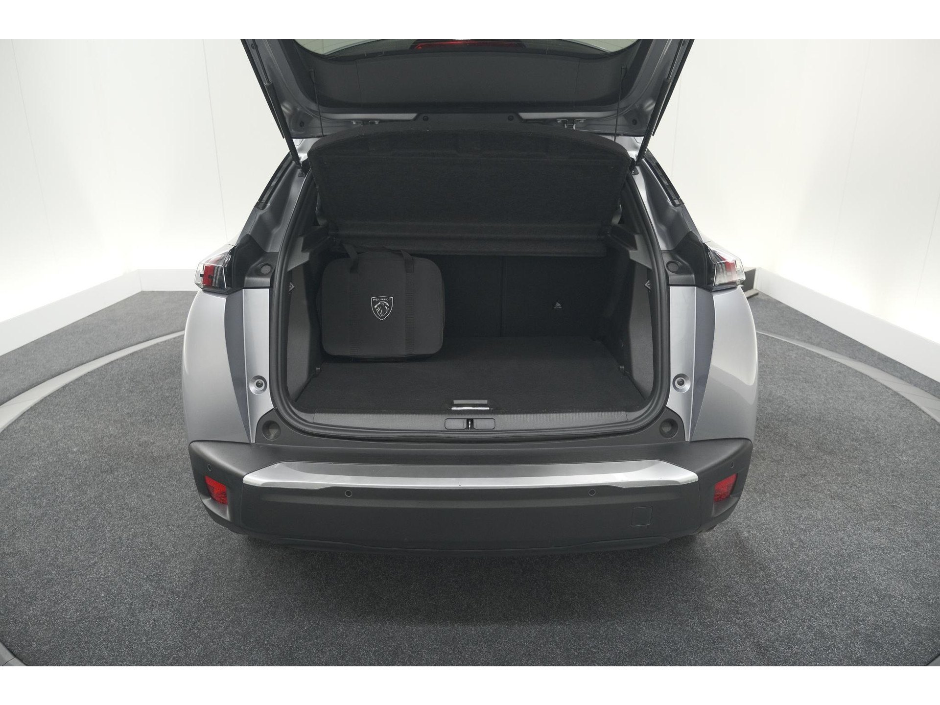 Peugeot e-2008 EV Allure Pack 50 kWh | 3 Fase Laadfunctie | Camera | Navigatie | Parkeersensoren | Apple Carplay