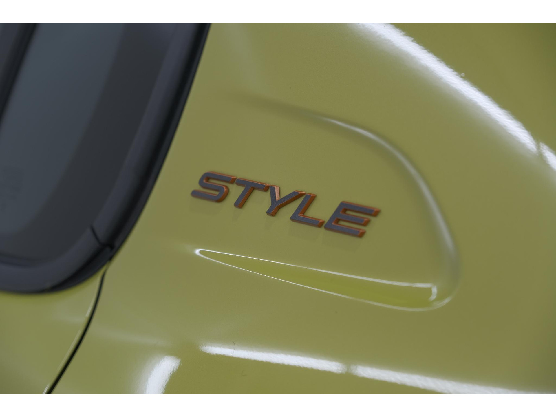 Peugeot 208 1.2 Hybrid 110 e-DCS6 Style | Parkeersensoren | Apple Carplay | Cruise Control | Airco