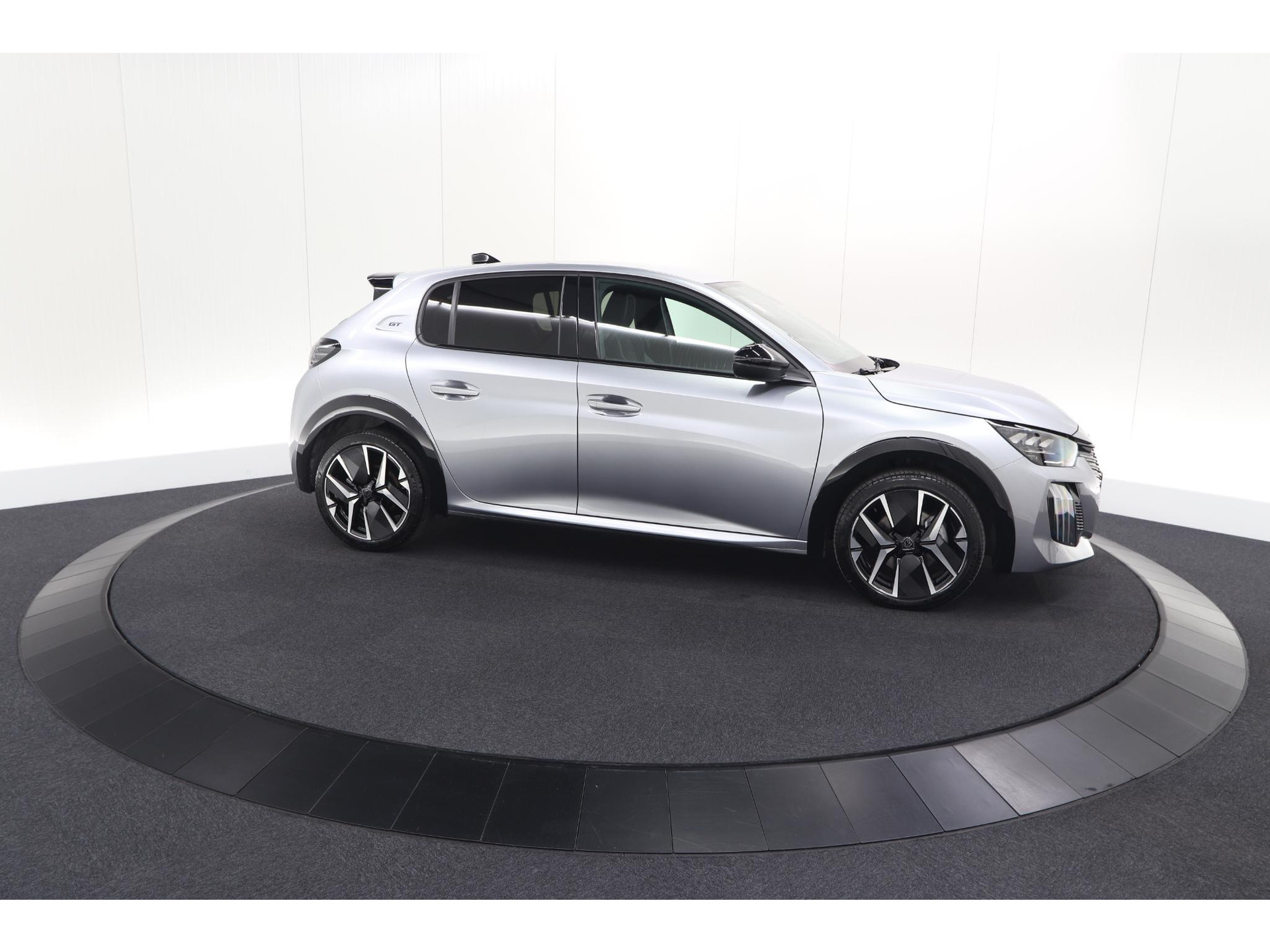 Peugeot 208 1.2 Hybrid 145 e-DCS6 GT | Alcantara Pakket | Camera | Apple Carplay | Stoelverwarming