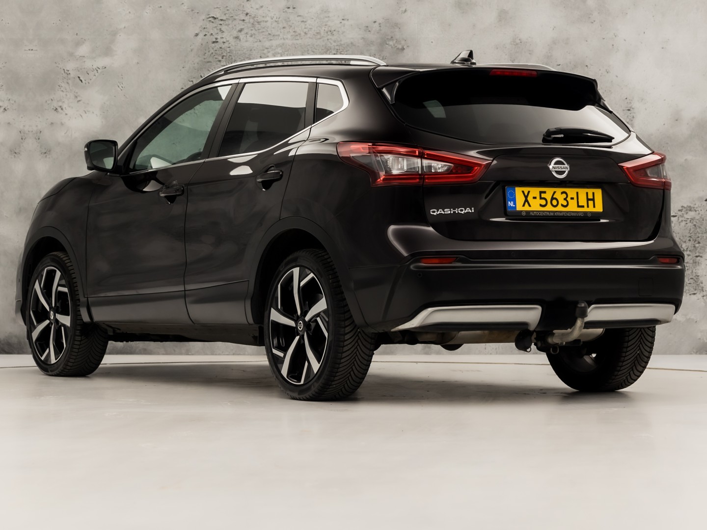 Nissan Qashqai 1.2 Tekna + Sport pack (PANORAMADAK, NAVIGATIE, MEMORY SEAT, NAPPA LEDER, ZWART HEMEL, 360 CAMERA, STOELVERWARMING, GETINT GLAS, TREKHAAK, NIEUWE APK, NIEUWSTAAT)