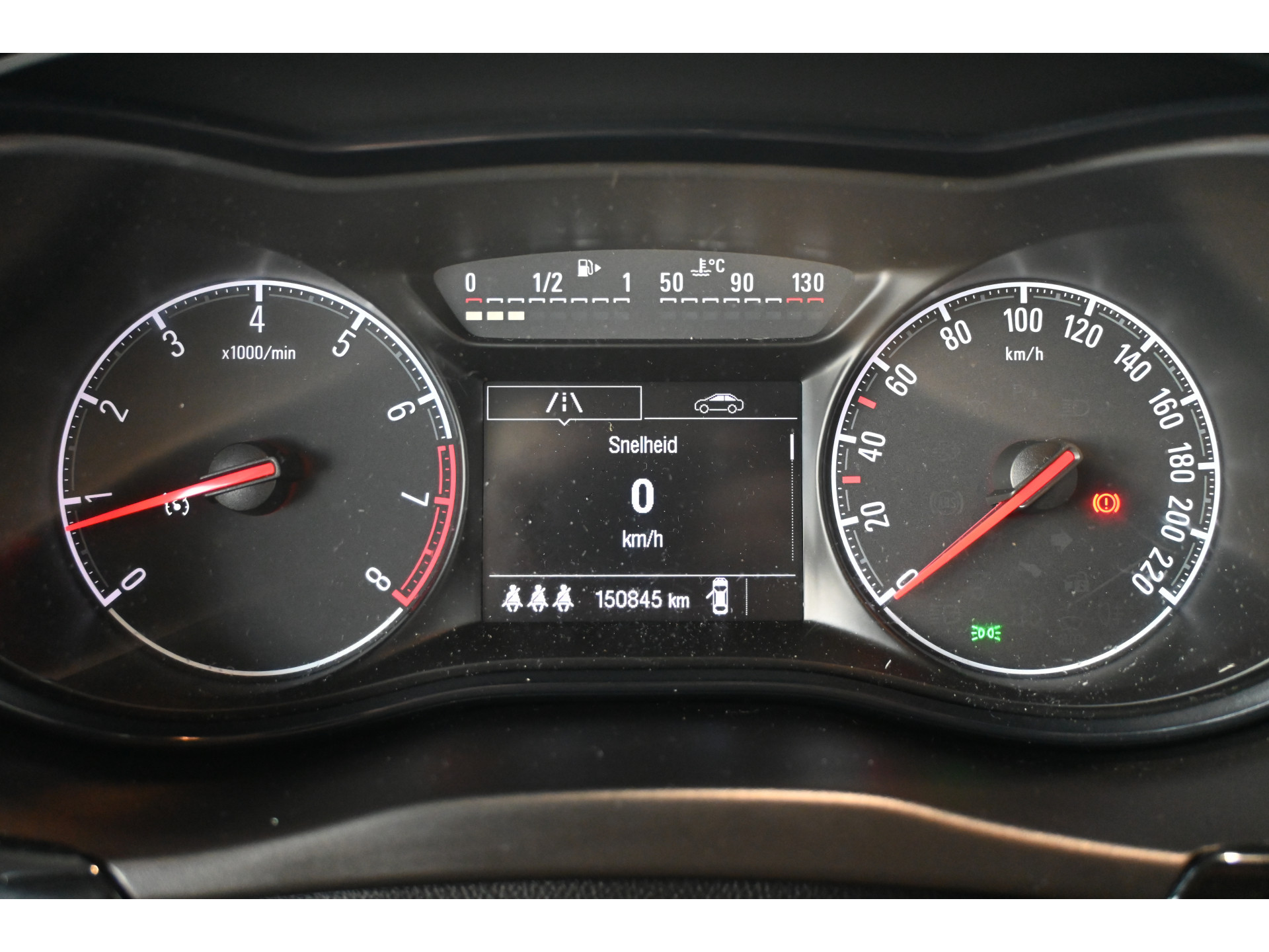 Opel Corsa 1.4 Edition Airco Cruise control Lichtmetaal Elektrisch Pakket Goed Onderhouden! Inruil Mogelijk!
