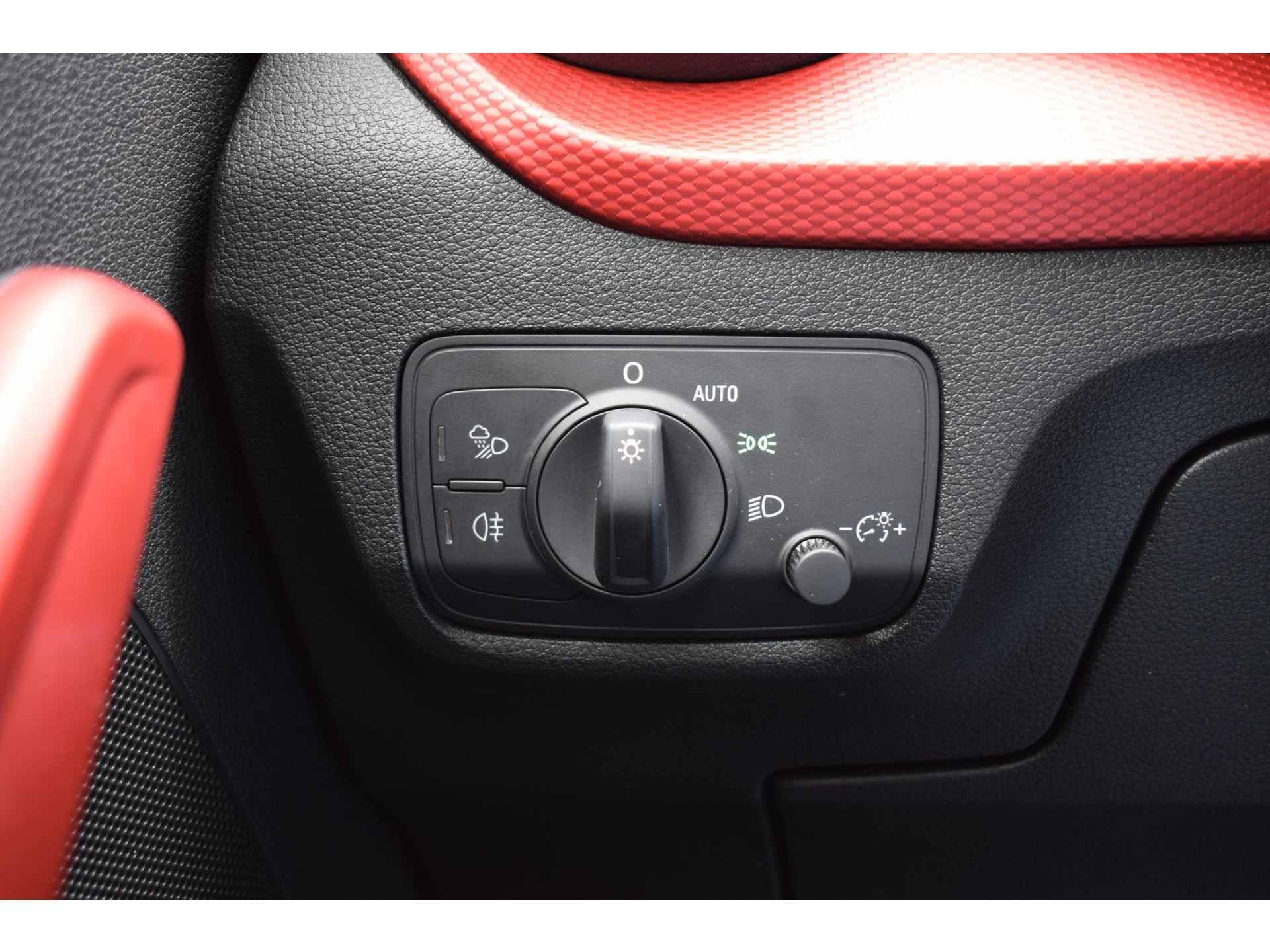Audi Q2 30 TFSI Design Pro Line Plus | Stoelverwarming | Cruise | Navi | Climate