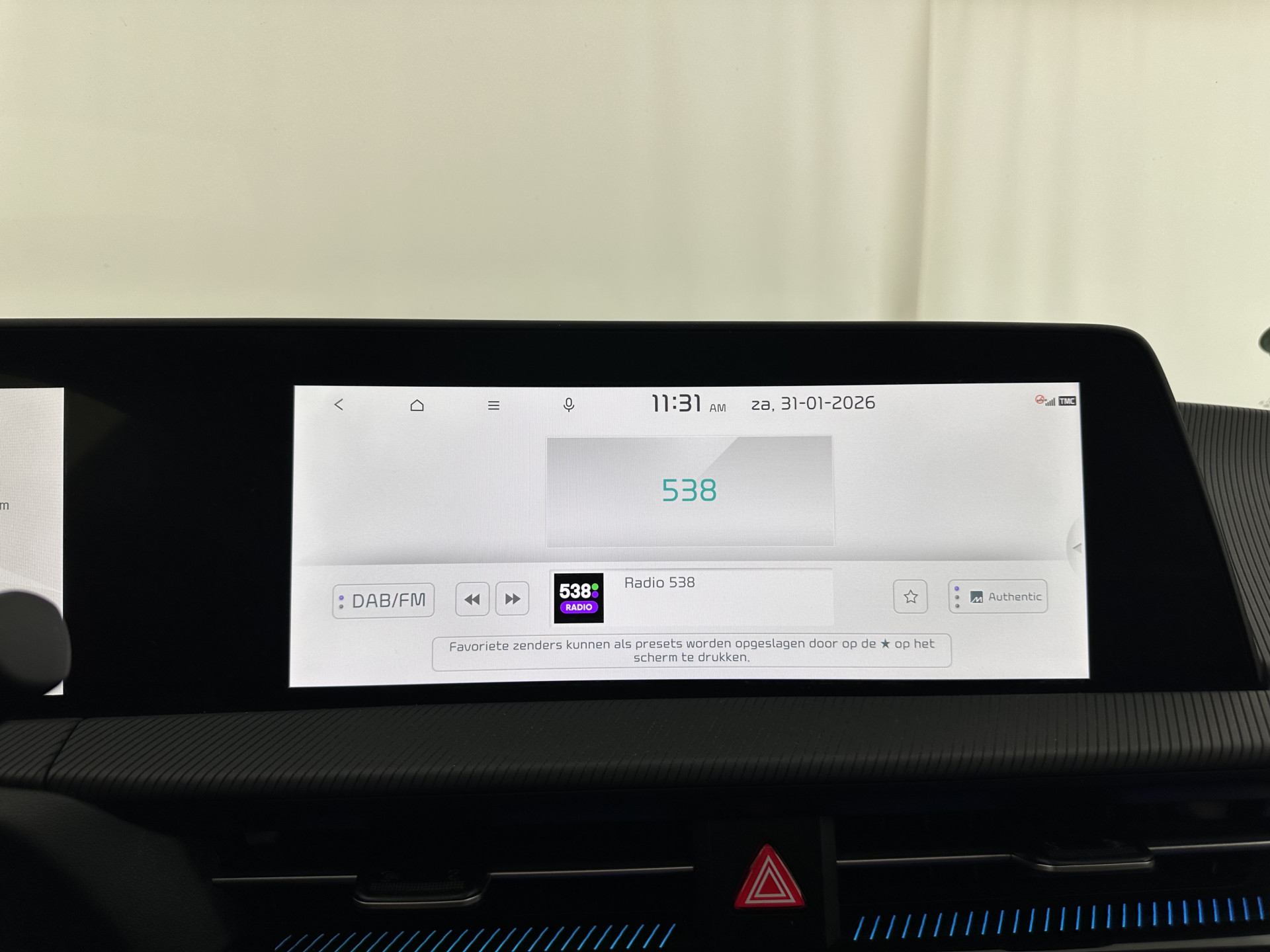 Kia EV6 GT-Line 77.4 kWh (INCL-BTW) *AUT | PANO | HEAD-UP | LEATHER-ALCANTARA | ADAPTIVE-CRUISE | DIGI-COCKPIT | MERIDIAN-AUDIO | MEMORY-PACK | FULL-LED | KEYLESS | TOP-VIEW | DAB | BLIND-SPOT | NAVI-FULLMAP | PRIVAC