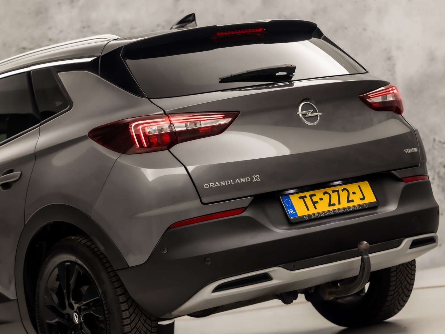 Opel Grandland X 1.2 Turbo Deluxe (MEMORY SEAT, LEDER, STOELKOELING/VERWARMING, APPLE CARPLAY, STOELVERWARMING ACHTER, GETINT GLAS, KEYLESS, TREKHAAK, ELEK ACHTERKLEP, NIEUWSTAAT)