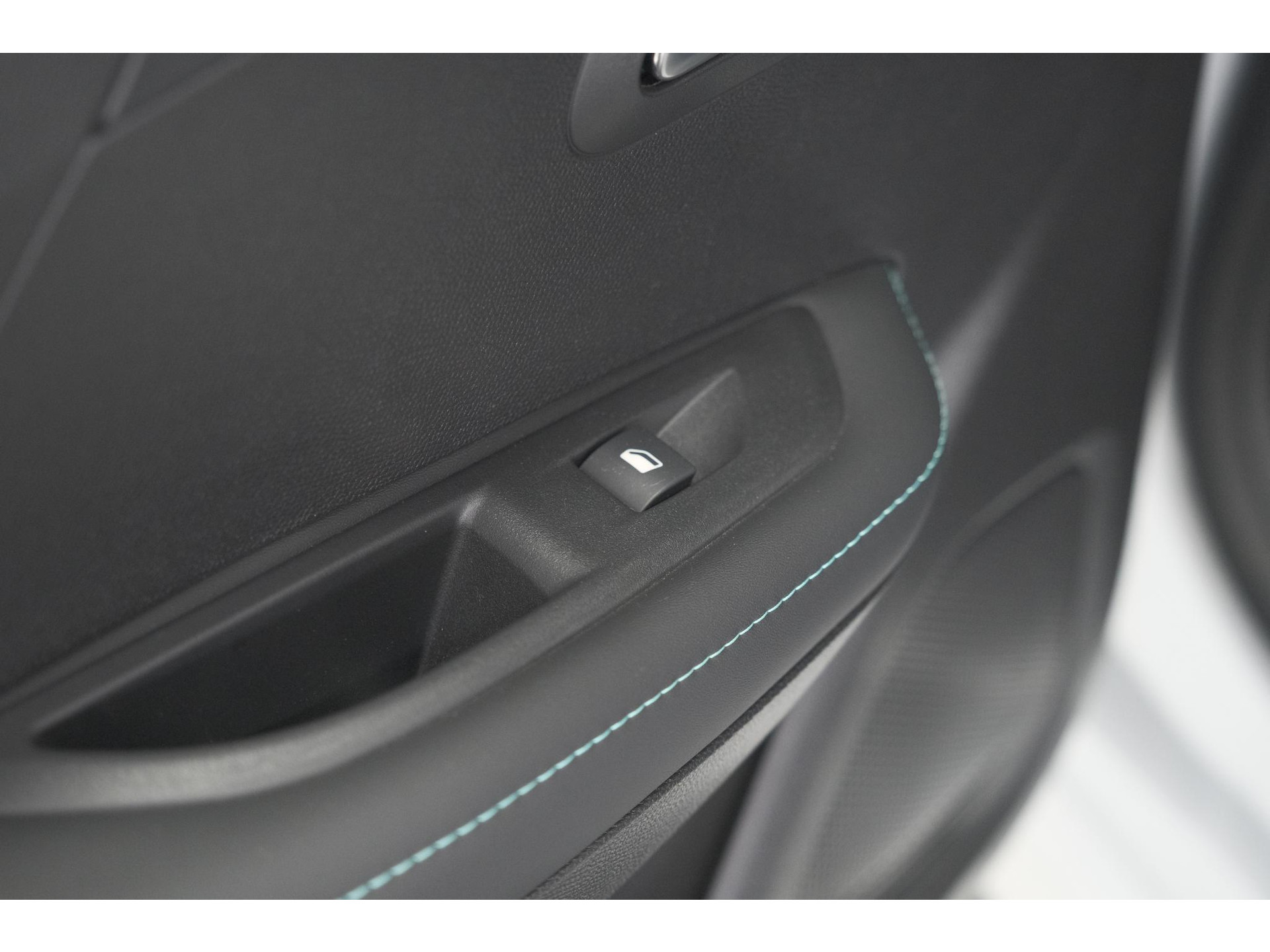 Peugeot 208 PureTech 100 Allure | Adaptieve Cruise Control | Camera | Apple Carplay