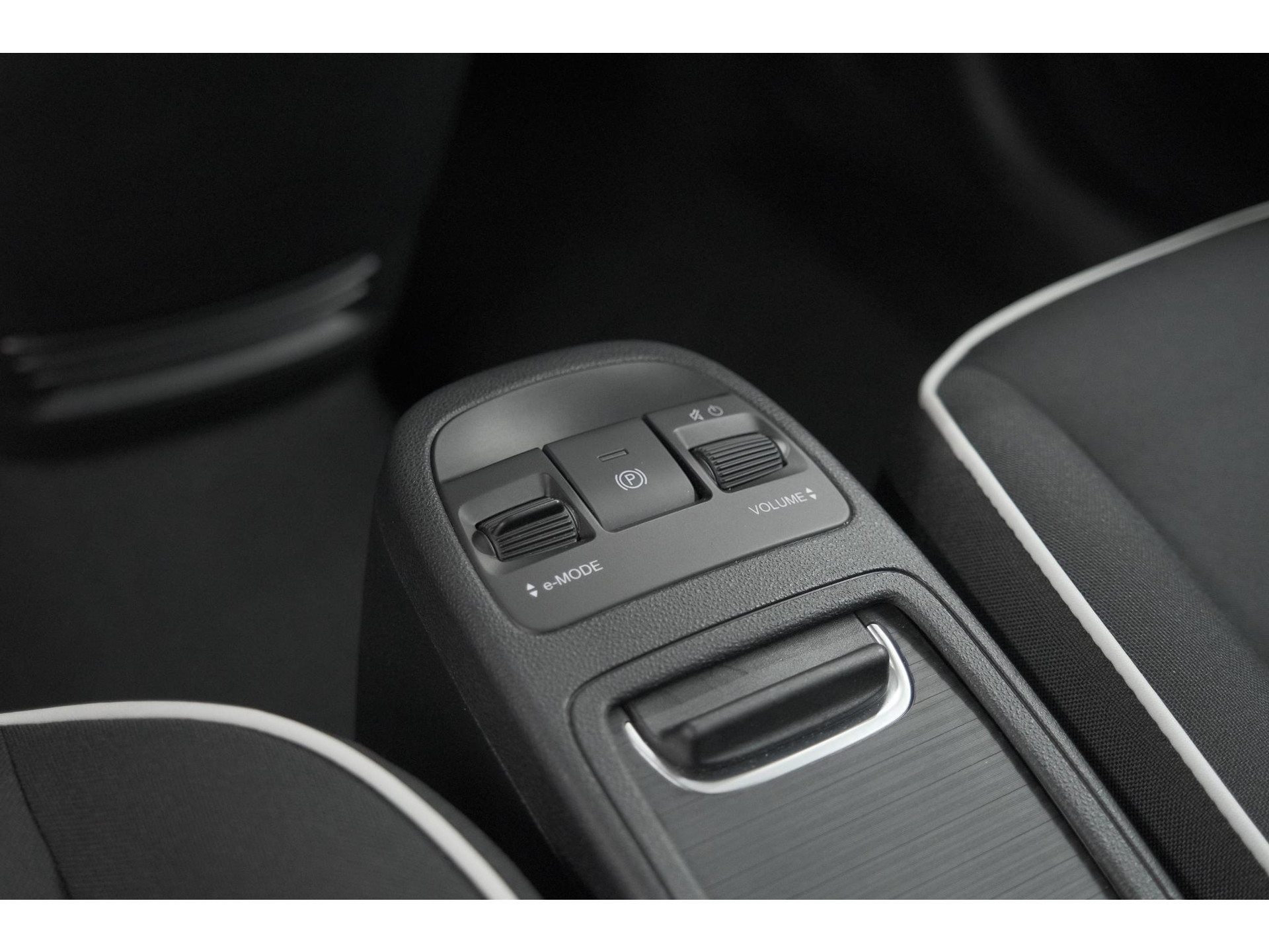 Fiat 500 Urban 42 kWh | 96,9% SOH | 3 Fase Laadfunctie | Camera | Apple Carplay | Parkeersensoren
