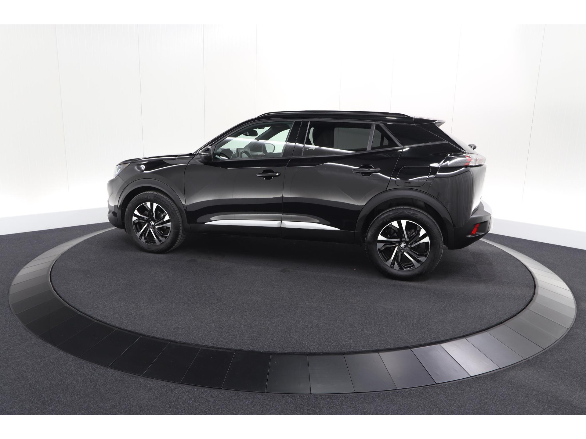 Peugeot 2008 PureTech Allure Pack | Navigatie | Parkeersensoren | Apple Carplay