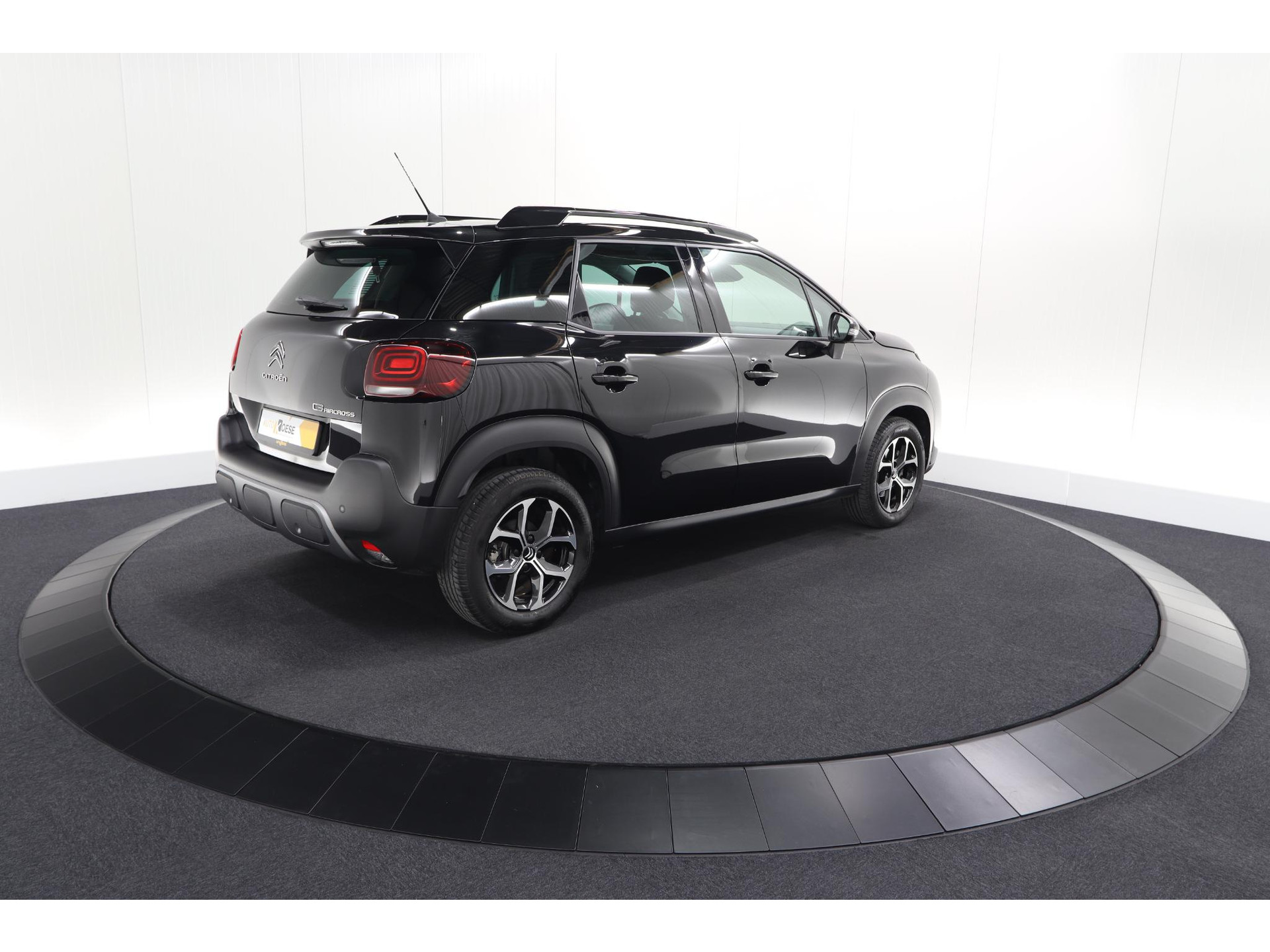 Citroen C3 Aircross PureTech 130 EAT6 Shine | Parkeersensoren | Apple Carplay | Stoelverwarming