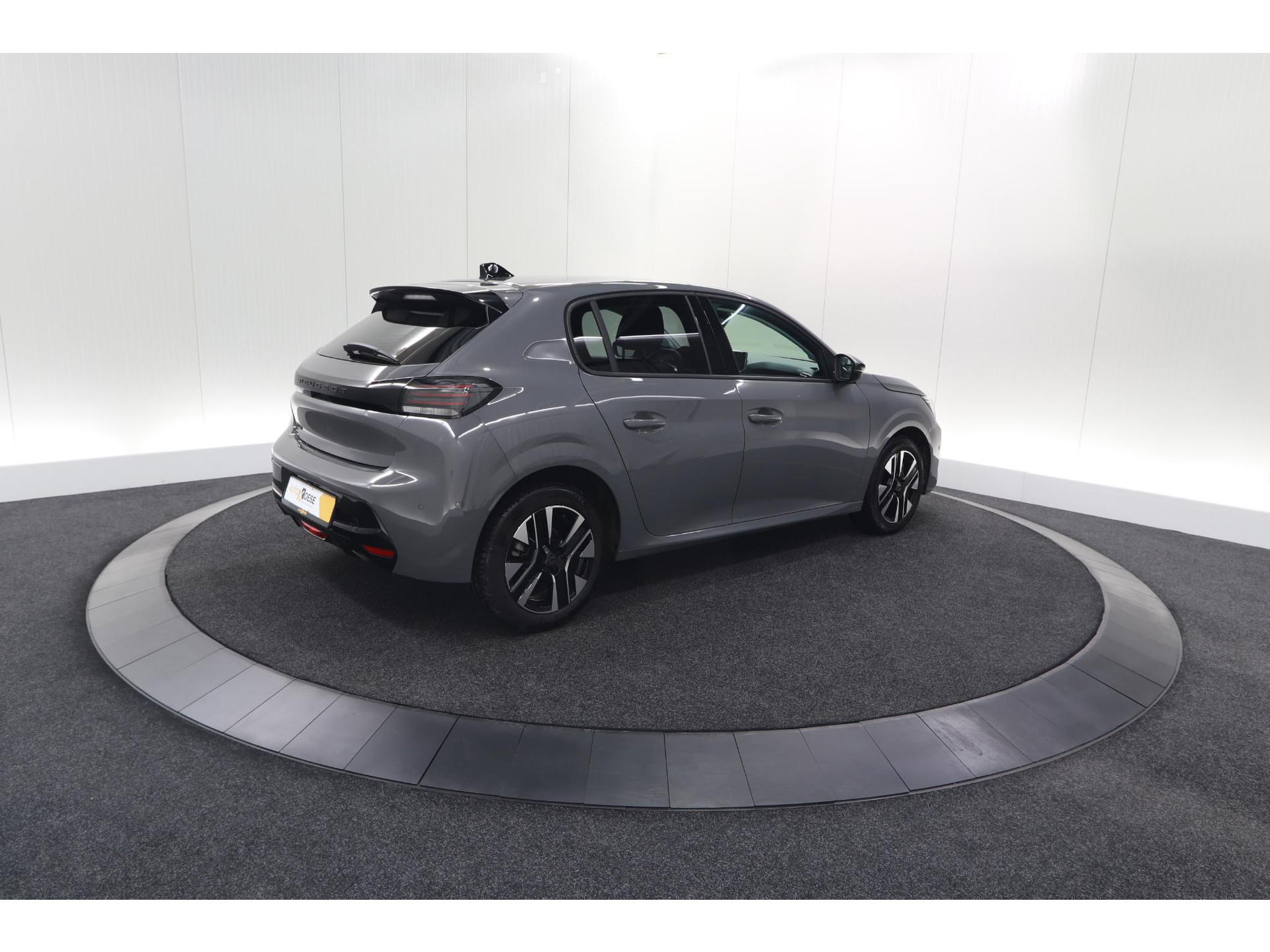 Peugeot 208 PureTech 100 Allure | 360 Camera | Adaptieve Cruise Control | Navigatie | Dodehoekdetectie