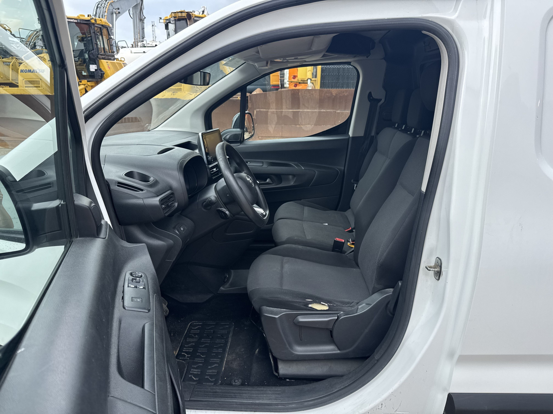 Toyota ProAce City 1.2T 110 PK **Benzine** L1 Navigatie Climate control Camera Carplay Cruise control Parkeersensoren v+a Gasoline Benzin