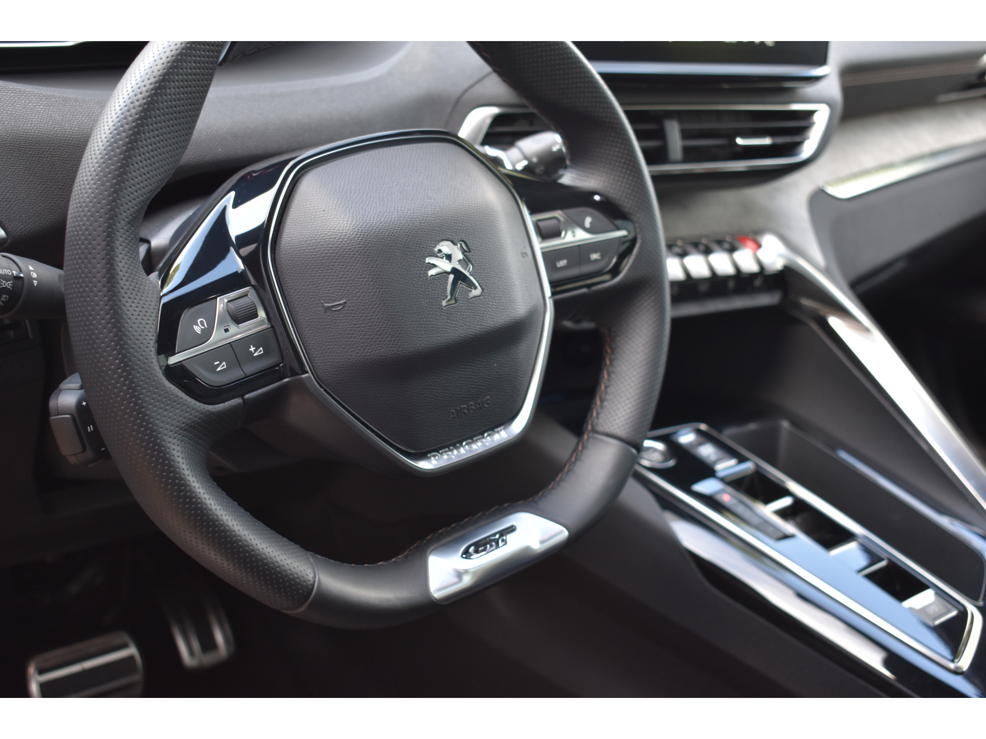 Peugeot 5008 1.2 GT 7-persoons Pano Automaat Navi