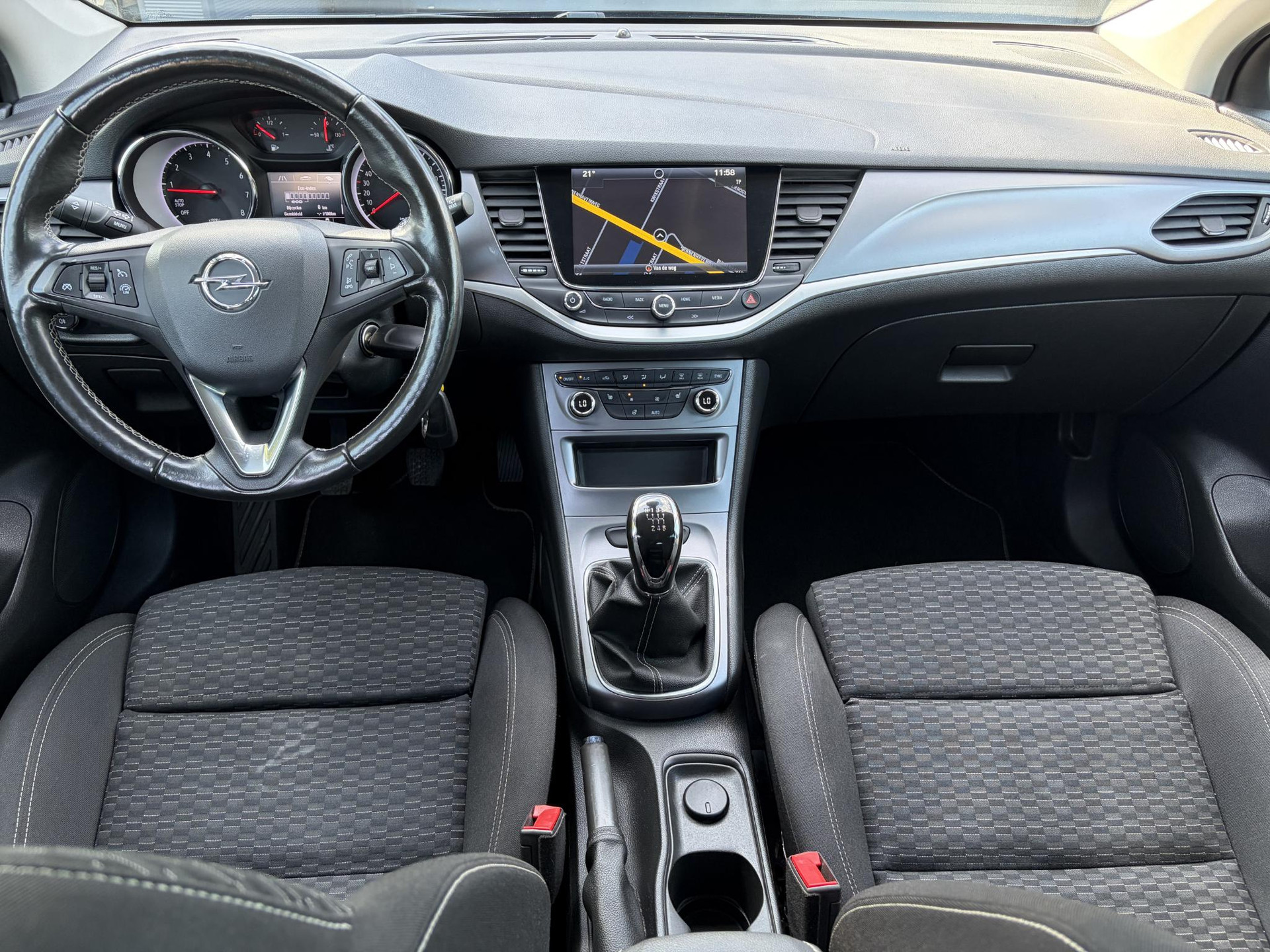 Opel Astra Sports Tourer 1.4 Turbo Online Edition ✓150pk✓2e Eigenaar✓Camera✓Carplay✓Navi✓Pdc V+A✓Stoelverw✓Stuurverw✓Clima✓Cruise✓Lm velgen✓6 Bak✓Comfortstoelen✓Dealer Onderhouden✓N.A.P✓Bj 12-2018✓Apk tot 01-2027